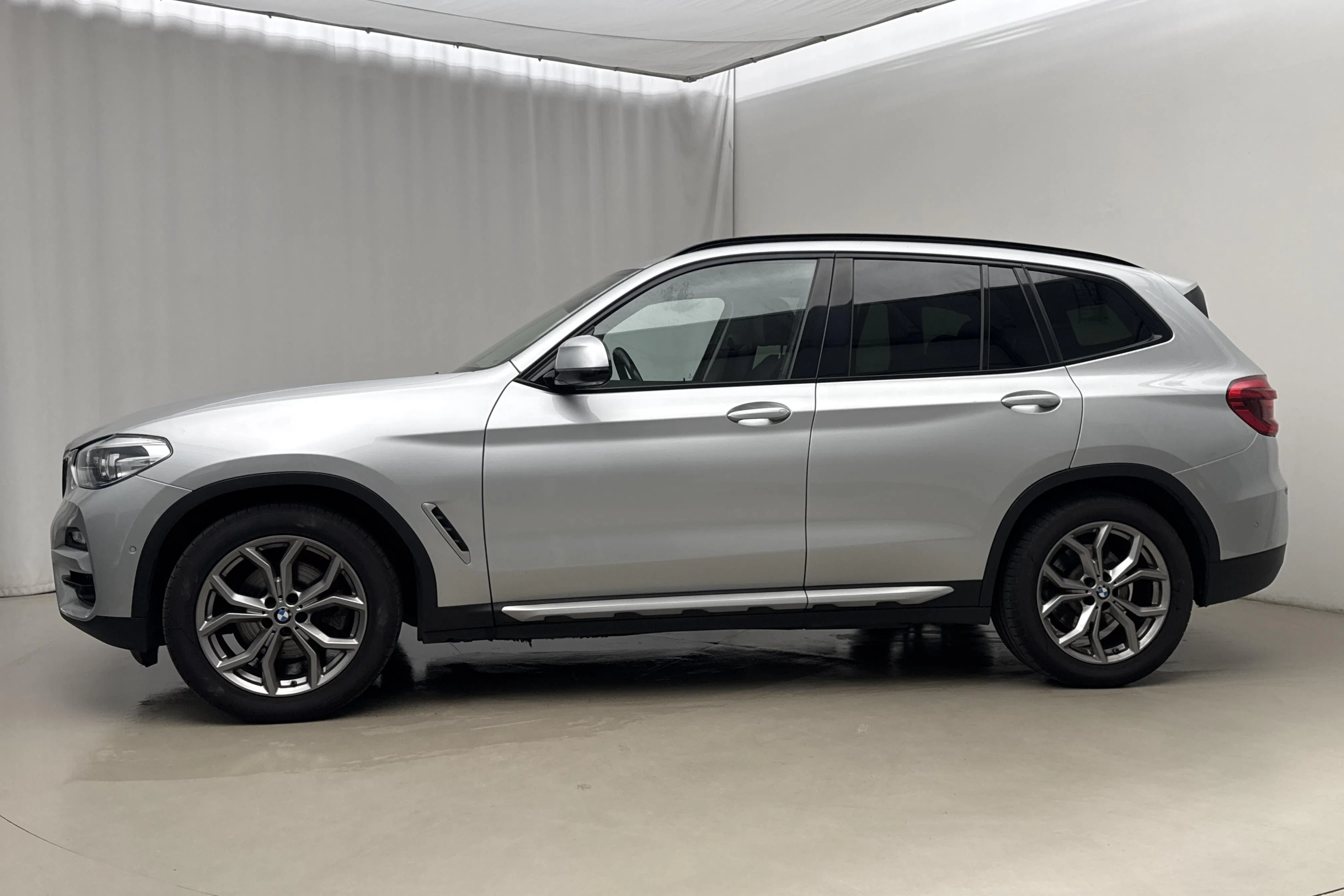 Presentationsfoto 2 av 19: BMW X3 xDrive20d, G01 (190hk) - 15 478 mil - Automat - silver - 2019