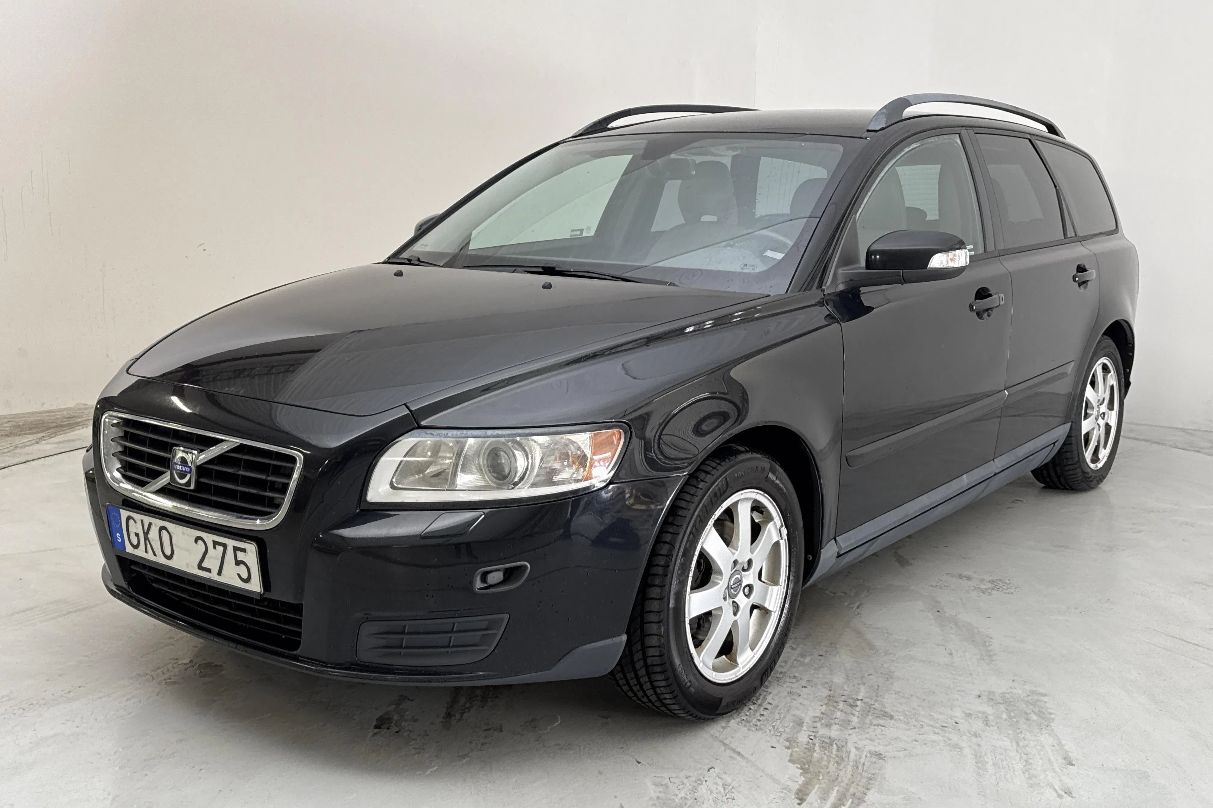Presentationsfoto 1 av 12: Volvo V50 1.8F (125hk) - 15 620 mil - Manuell - svart - 2008