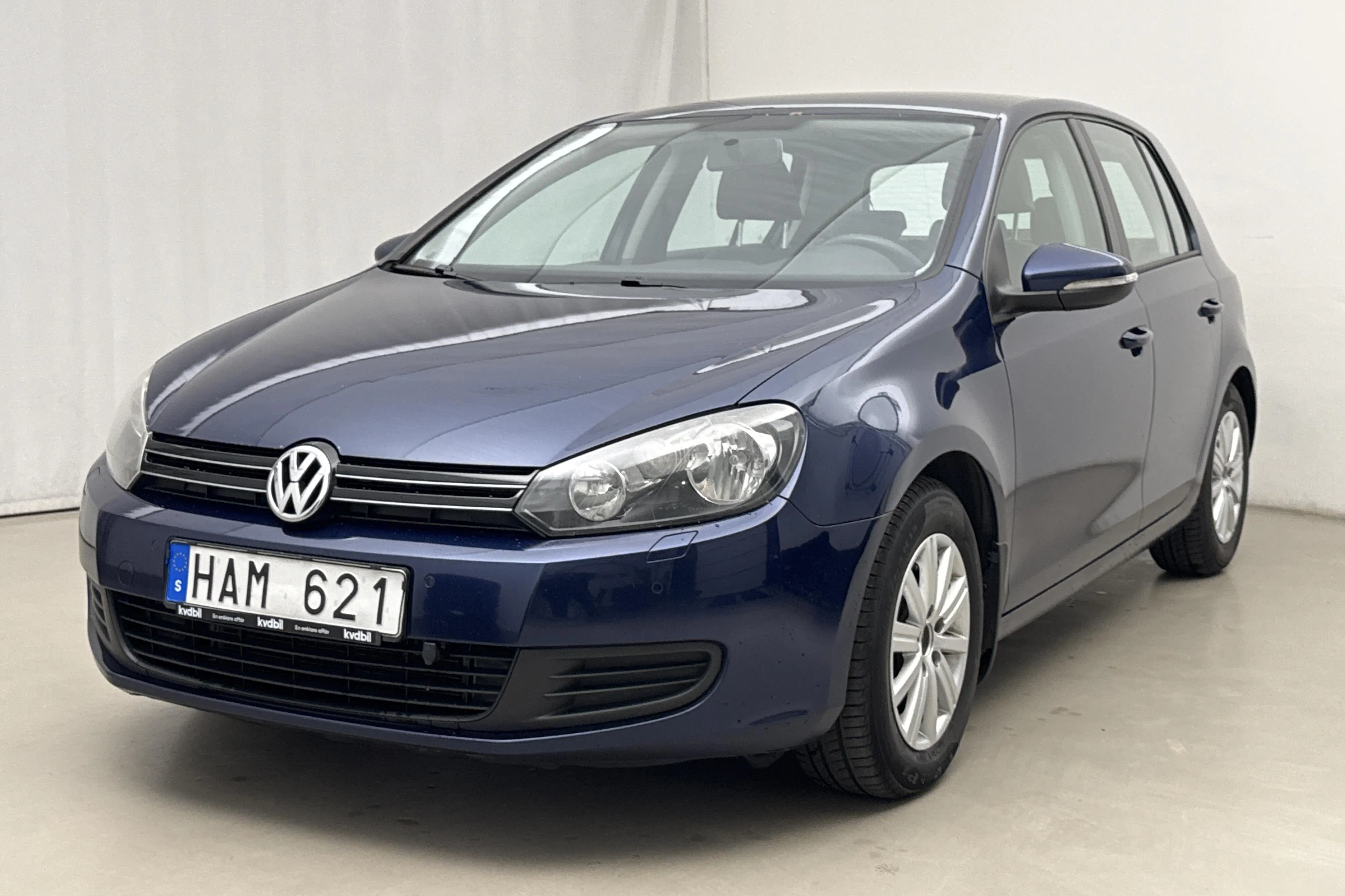 Presentation photo 1 of 14: VW Golf VI 1.6 TDI BlueMotion 5dr (105hk) - 191 940 km - Manual - dark blue - 2012