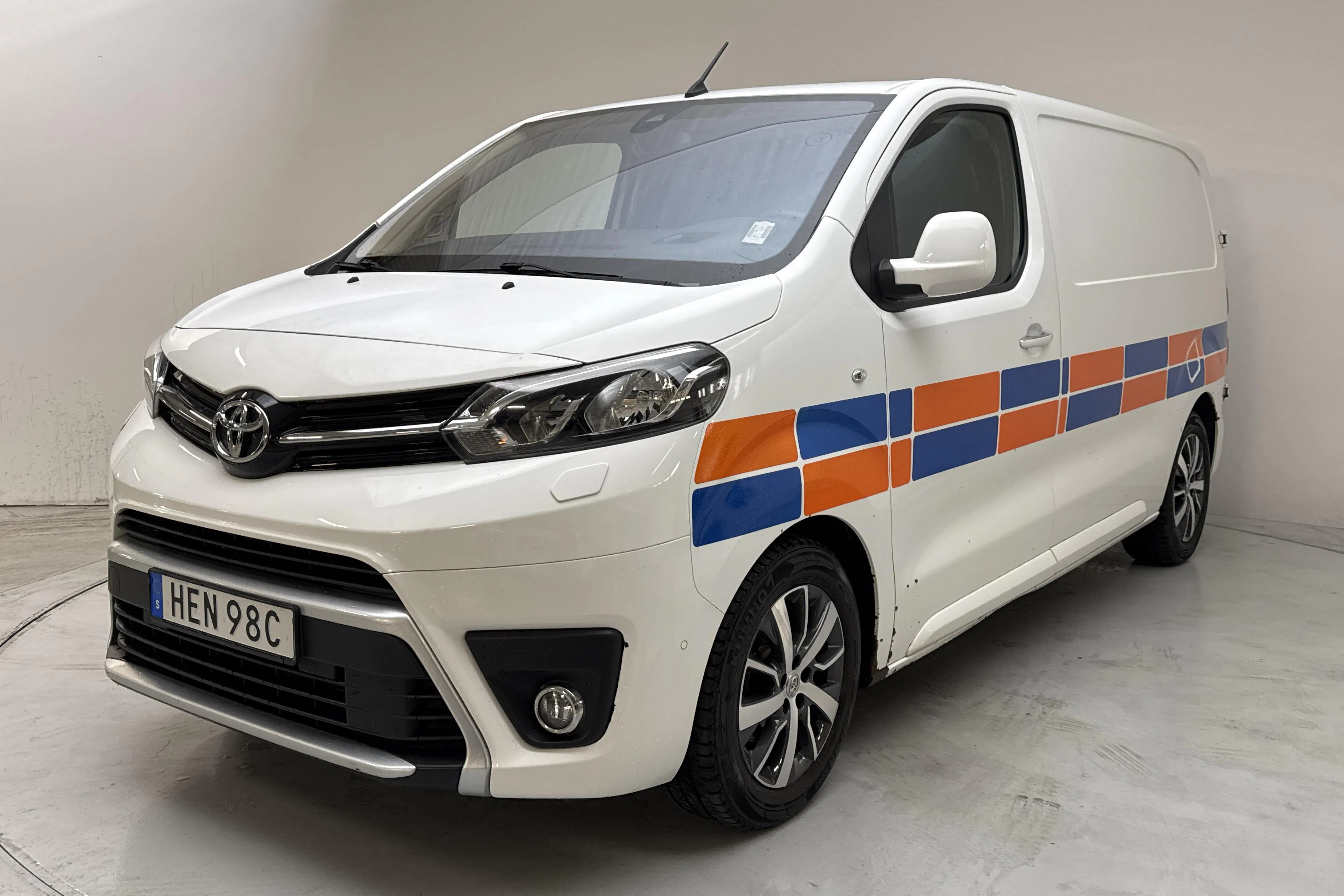 Presentation photo 1 of 14: Toyota PROACE 2.0D (177hk) - 149 370 km - Automatic - white - 2019