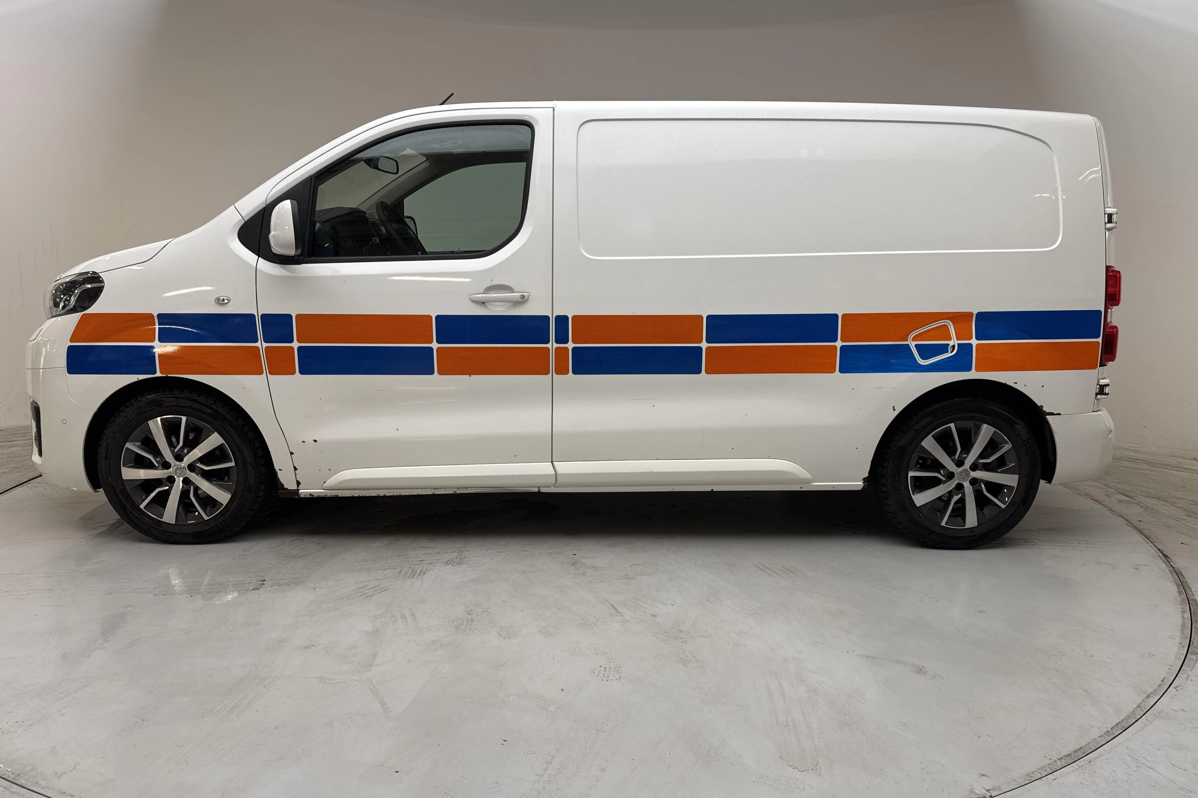 Presentation photo 2 of 14: Toyota PROACE 2.0D (177hk) - 149 370 km - Automatic - white - 2019