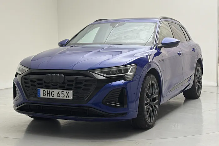 Audi Q8 55 e-tron quattro (408hk)