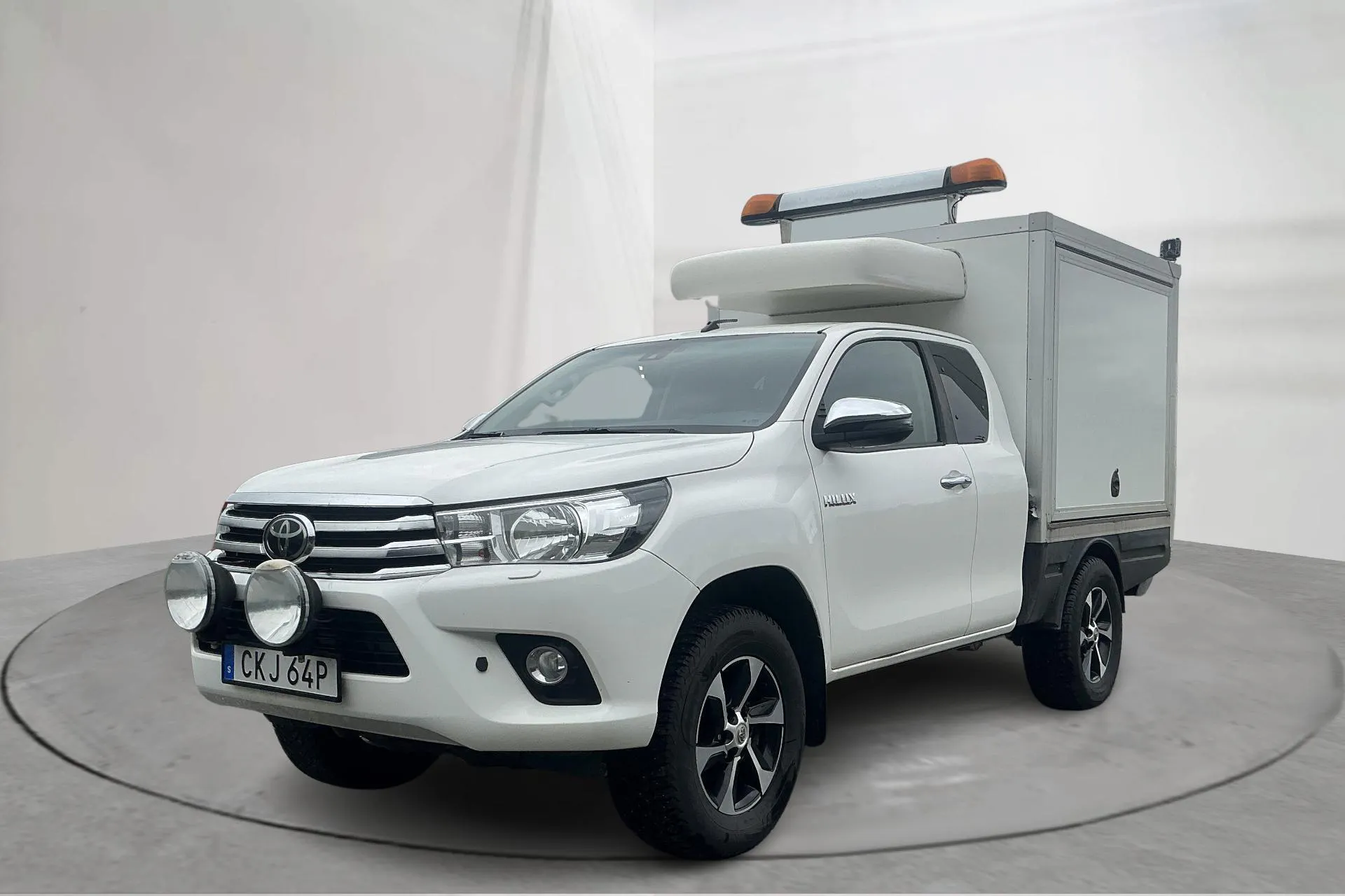 Presentation photo 1 of 18: Toyota Hilux 2.4 D 4WD (150hk) - 234 410 km - Manual - white - 2019