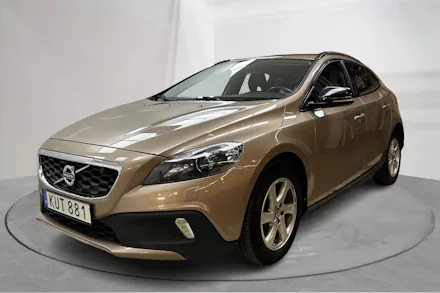 Volvo V40 Cross Country 2016 — авто из Европы под ключ