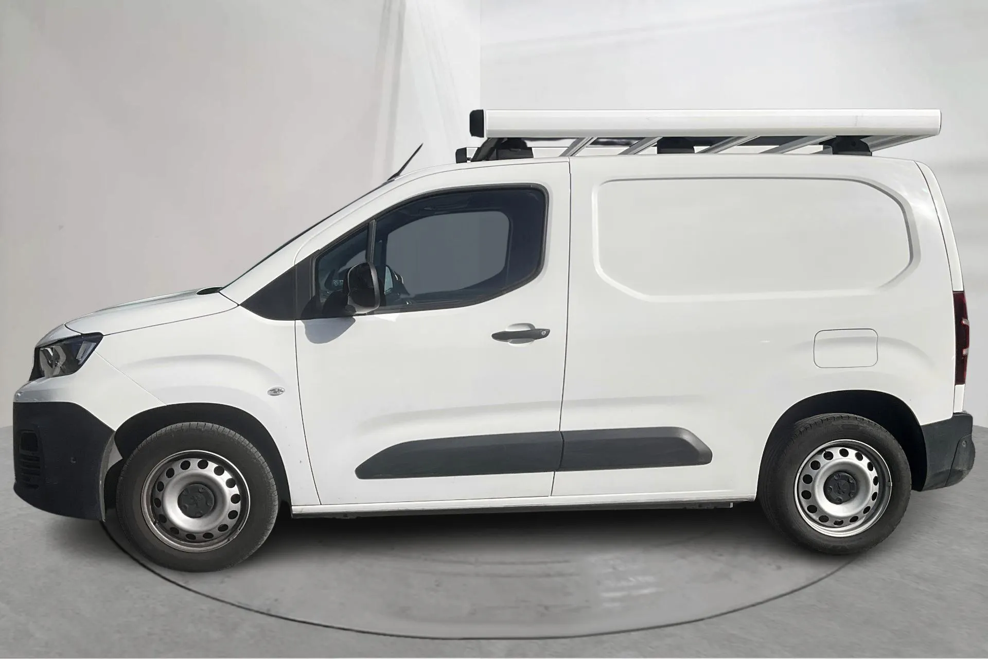 Presentation photo 2 of 13: Peugeot Partner 1.5 HDI Skåp (130hk) - 48 030 km - Automatic - white - 2022