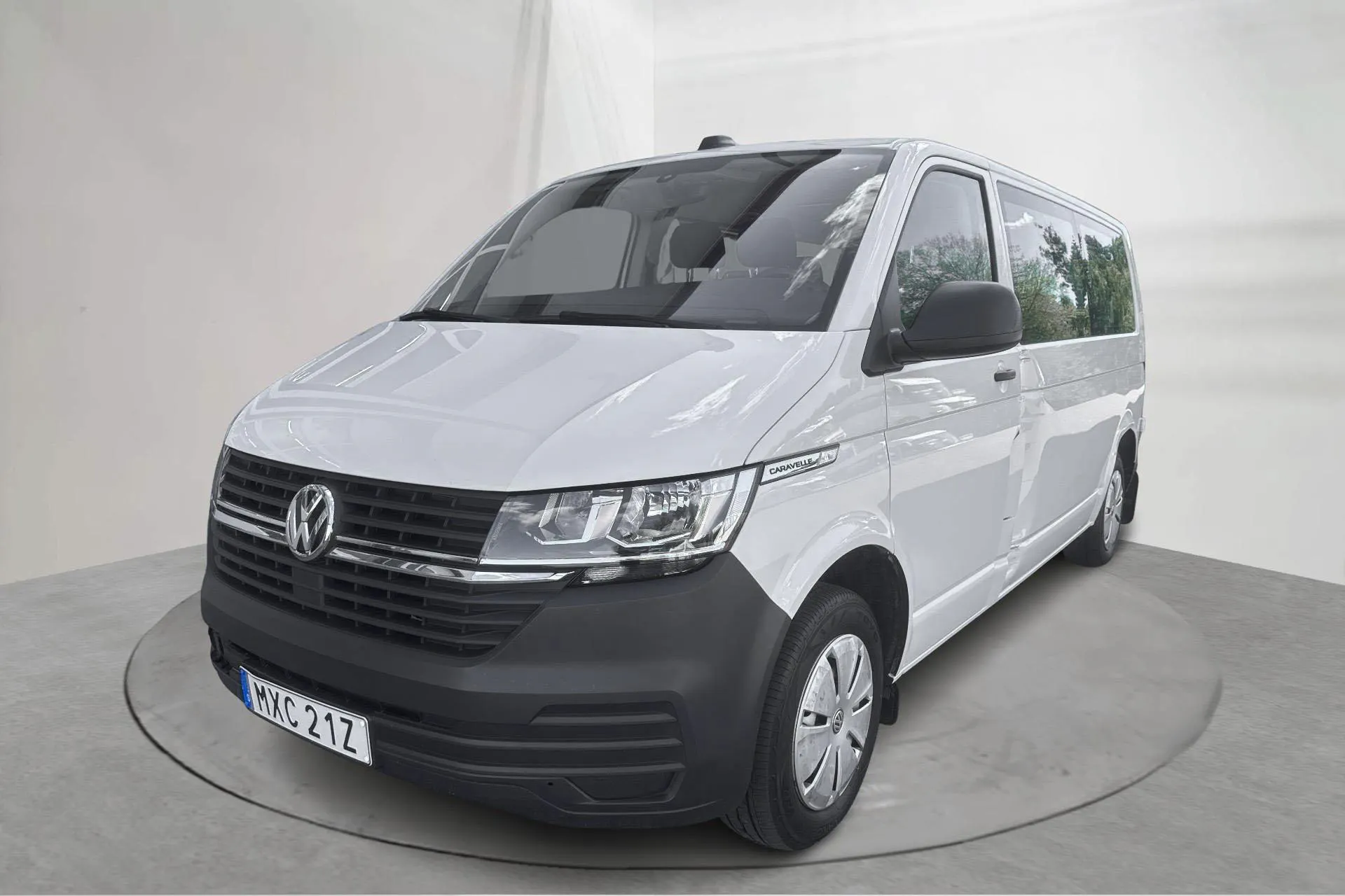 Presentationsfoto 1 av 14: VW Caravelle TDI (150hk) - 7 203 mil - Automat - vit - 2023