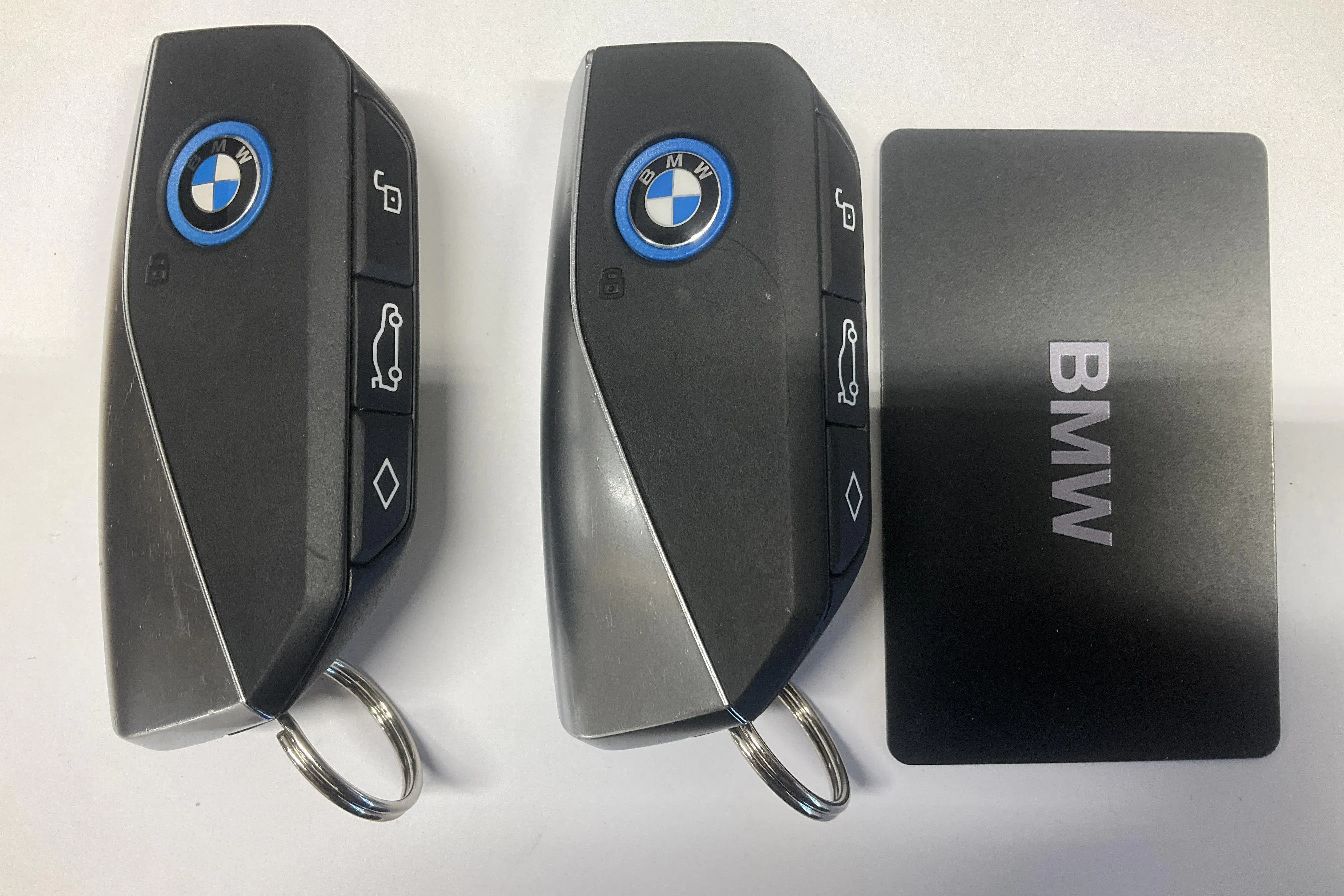 Presentation photo 21 of 21: BMW iX xDrive50, I20 (520hk) - 126 790 km - Automatic - black - 2023
