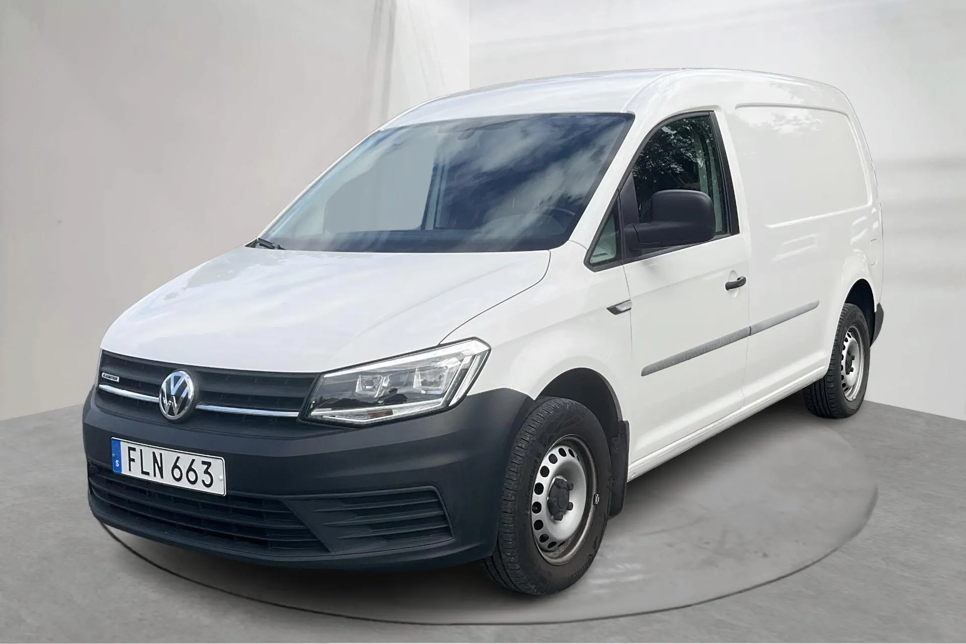Presentationsfoto 1 av 14: VW Caddy 1.4 TGI Maxi Skåp (110hk) - 4 054 mil - Automat - vit - 2019