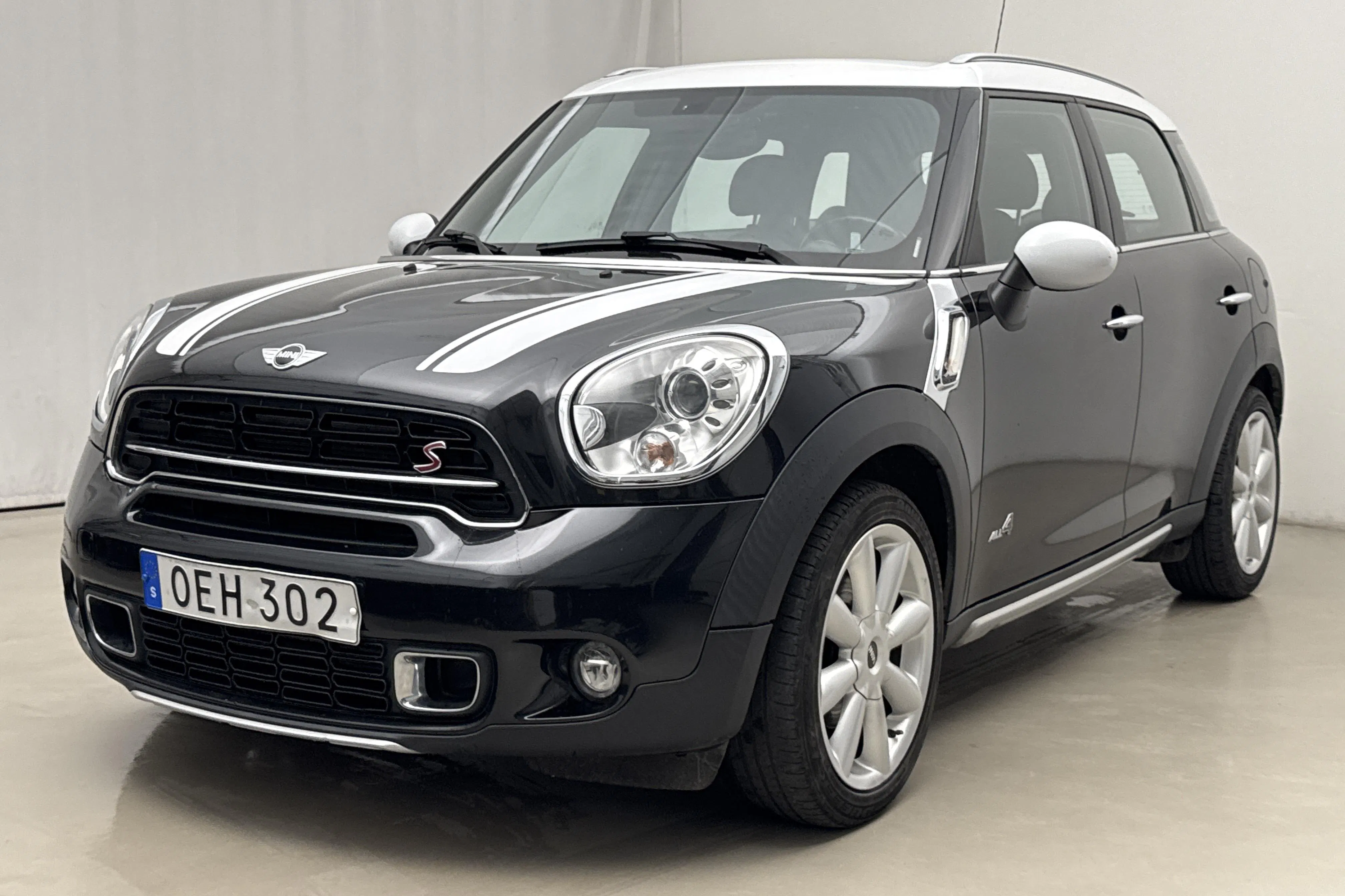 Presentation photo 1 of 18: MINI Cooper SD ALL4 Countryman (143hk) - 80 420 km - Automatic - black - 2016