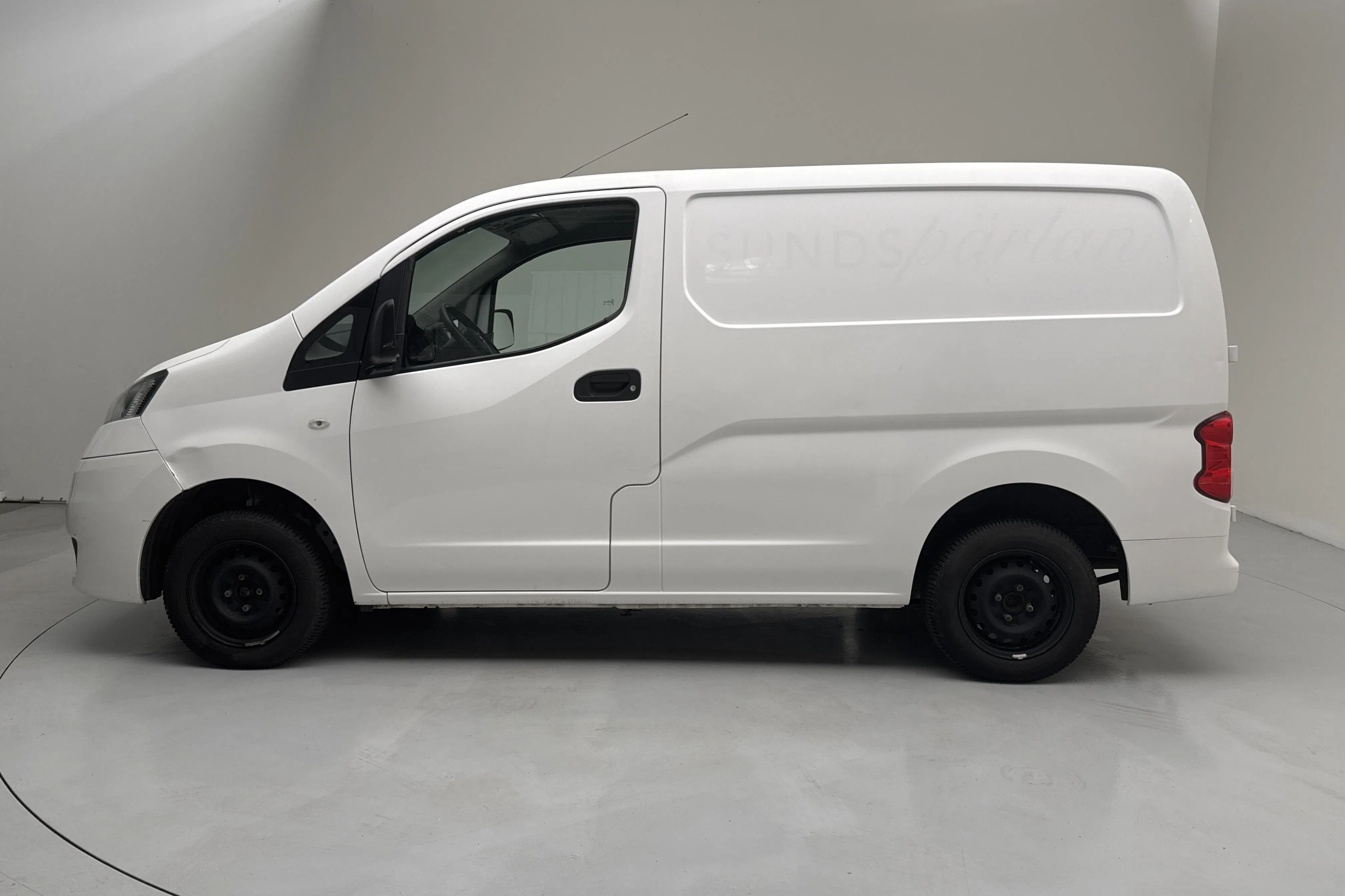 Presentation photo 2 of 14: Nissan NV200 1.5 dCi Skåp (90hk) - 31 580 km - Manual - white - 2016