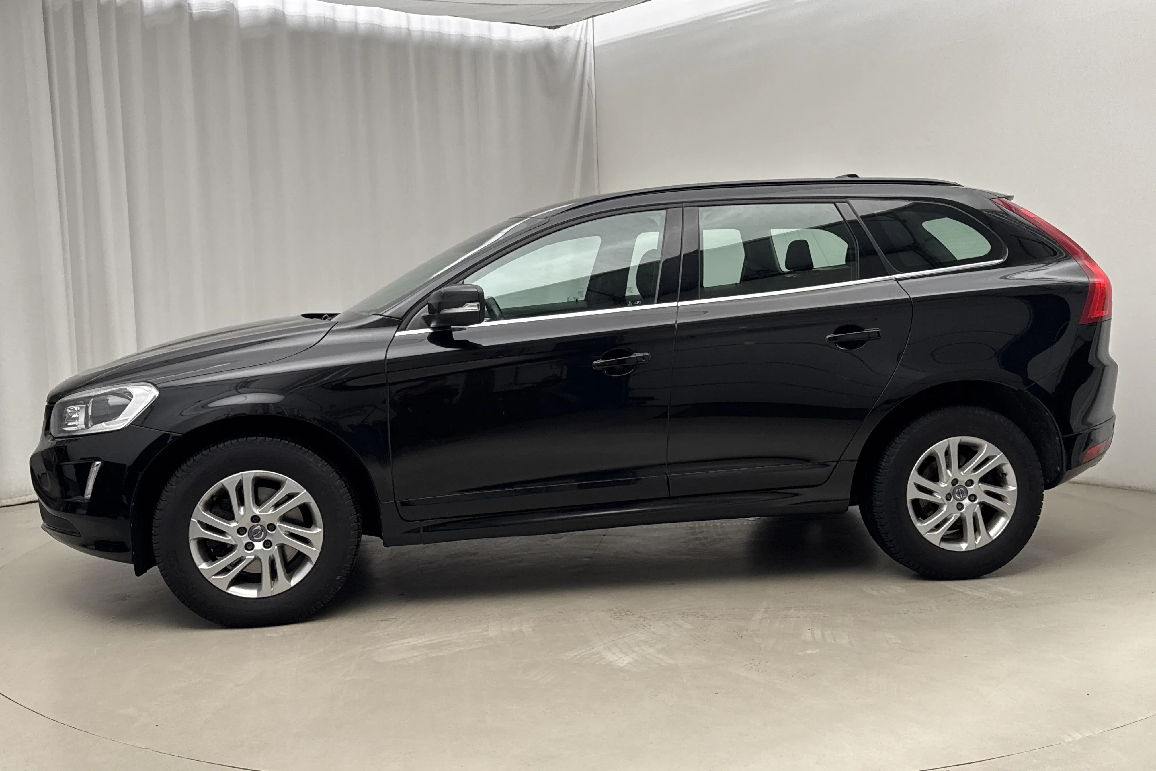 Presentation photo 2 of 17: Volvo XC60 D4 AWD (190hk) - 121 770 km - Automatic - black - 2017