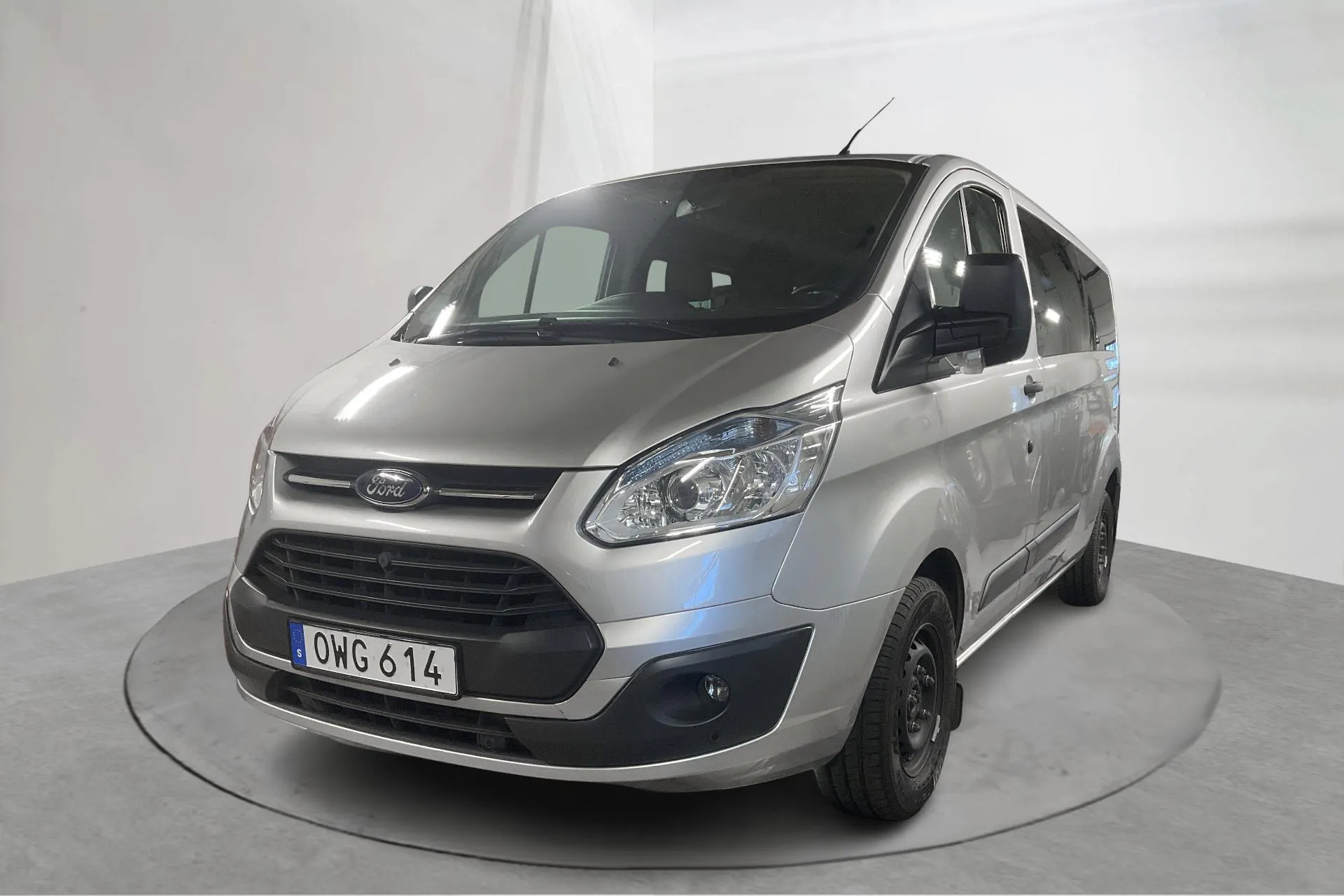 Presentationsfoto 1 av 15: Ford Transit Custom Kombi 310 (125hk) - 7 563 mil - Manuell - grå - 2015