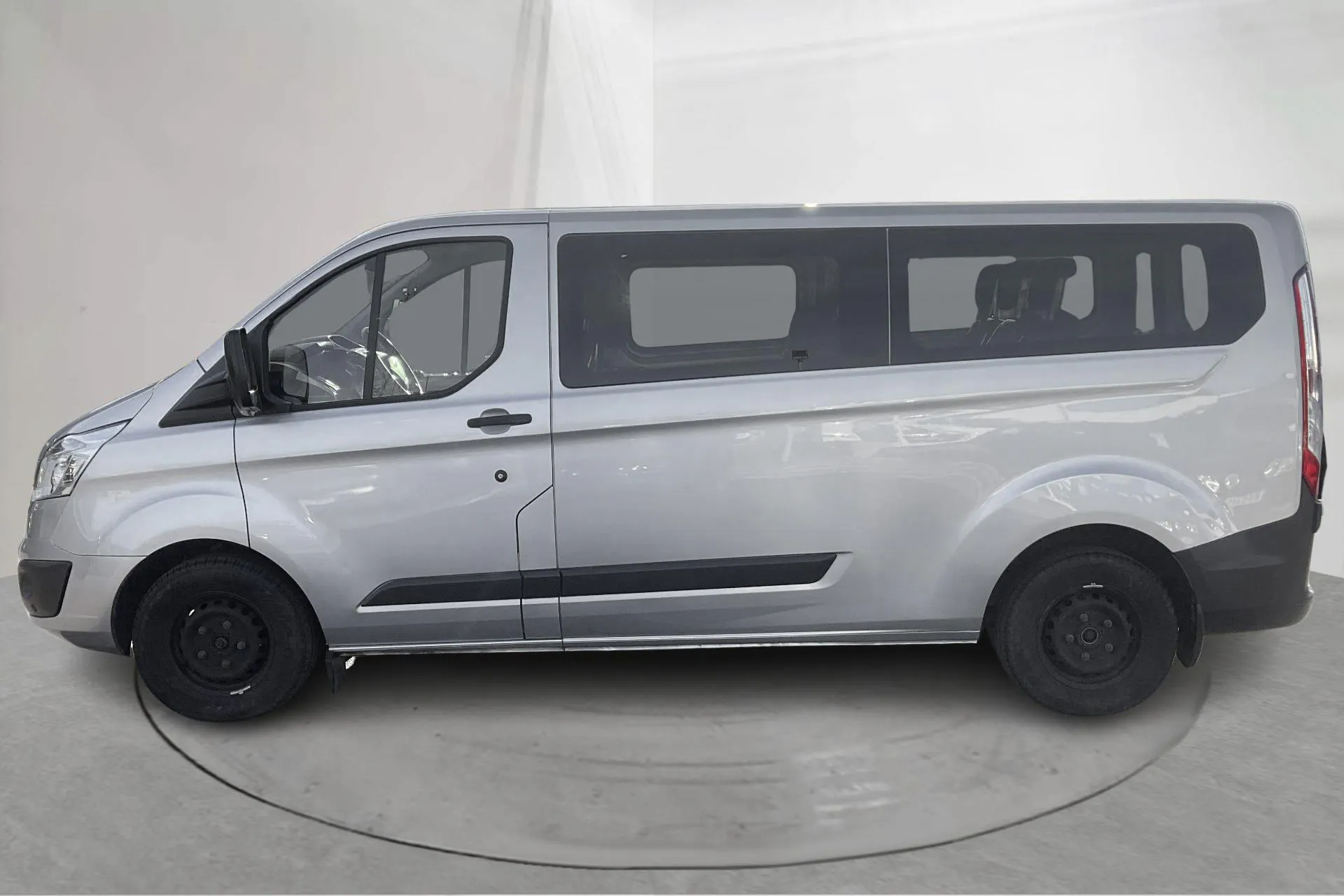 Presentationsfoto 2 av 15: Ford Transit Custom Kombi 310 (125hk) - 7 563 mil - Manuell - grå - 2015