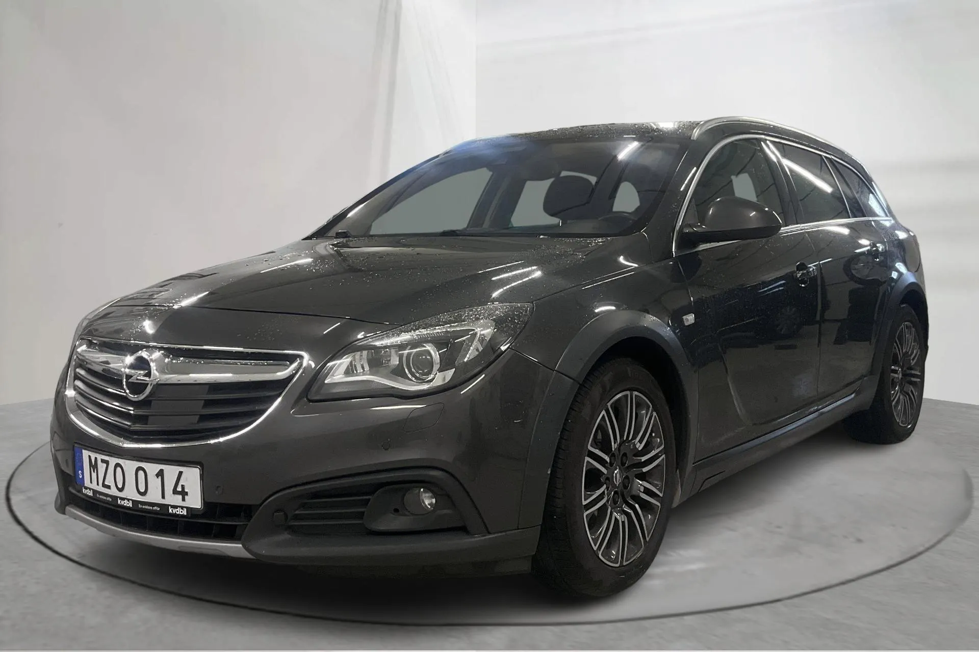Presentationsfoto 1 av 18: Opel Insignia 2.0 CDTI ECOTEC 4x4 Sports Tourer (170hk) - 14 015 mil - Automat - grå - 2016