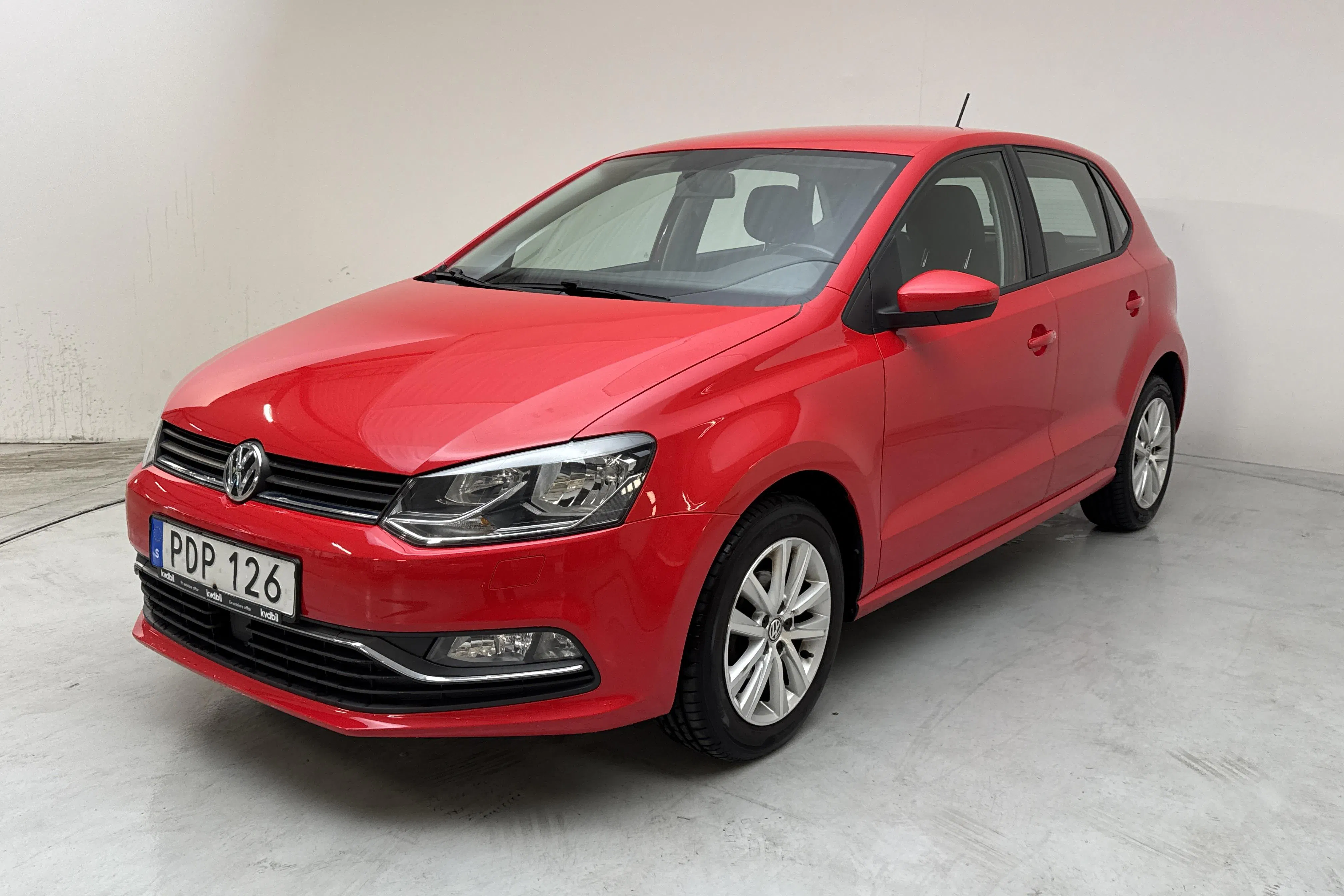 Presentationsfoto 1 av 12: VW Polo 1.2 TSI 5dr (90hk) - 7 955 mil - Manuell - röd - 2017