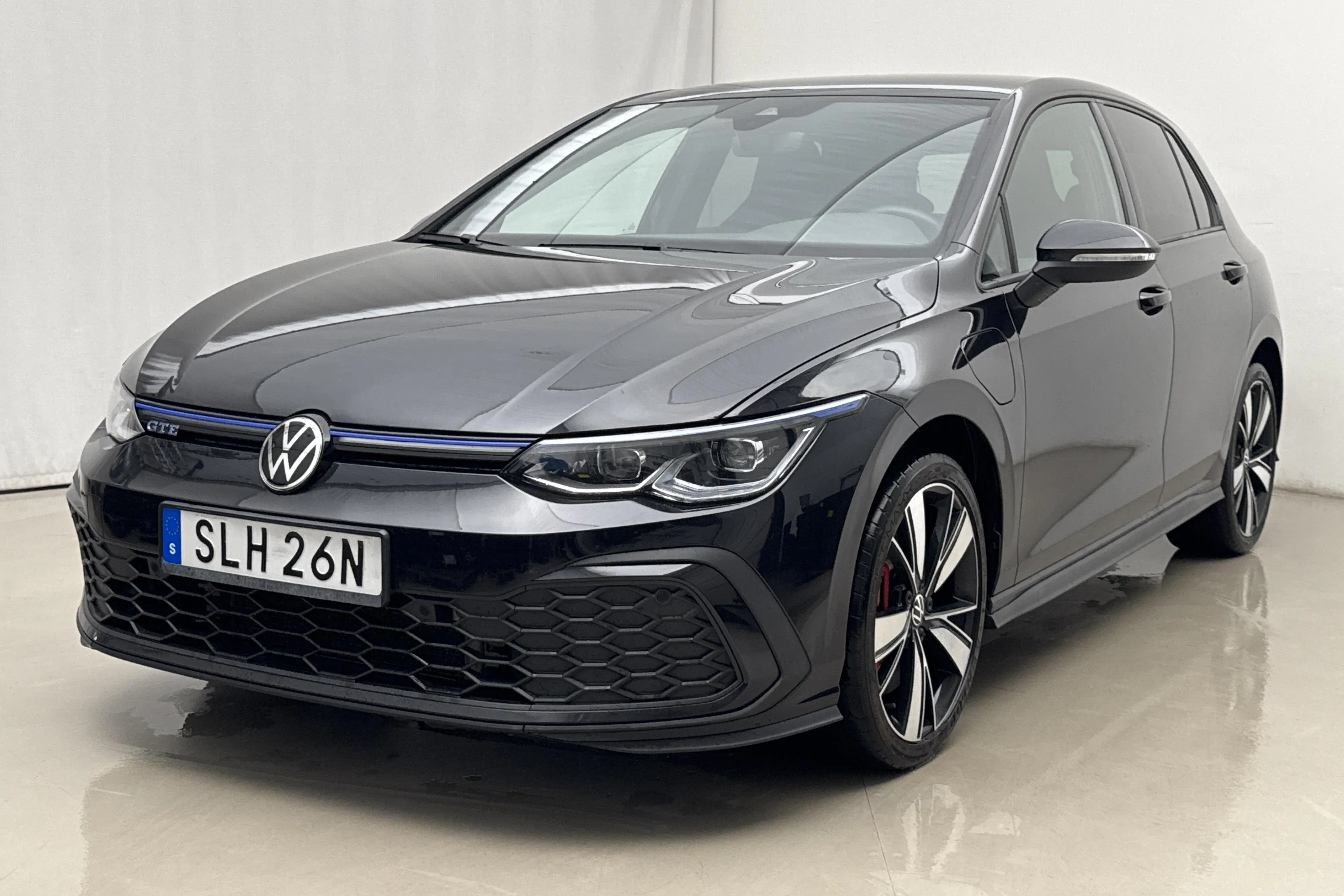 Presentation photo 1 of 20: VW Golf VIII 1.4 GTE 5dr (245hk) - 119 760 km - Automatic - black - 2021