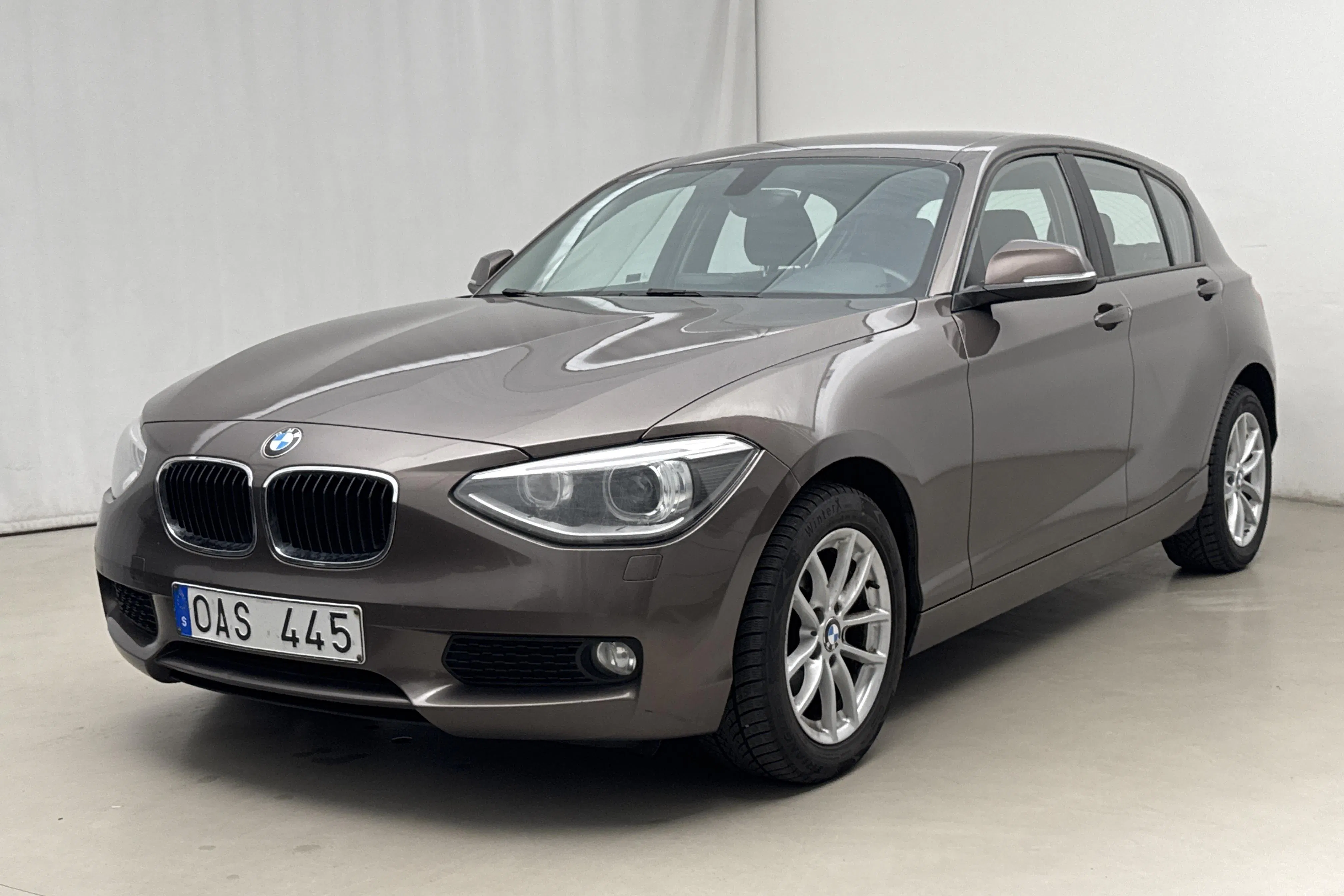 Presentation photo 1 of 14: BMW 118d 5dr, F20 (143hk) - 173 570 km - Manual - brown - 2014