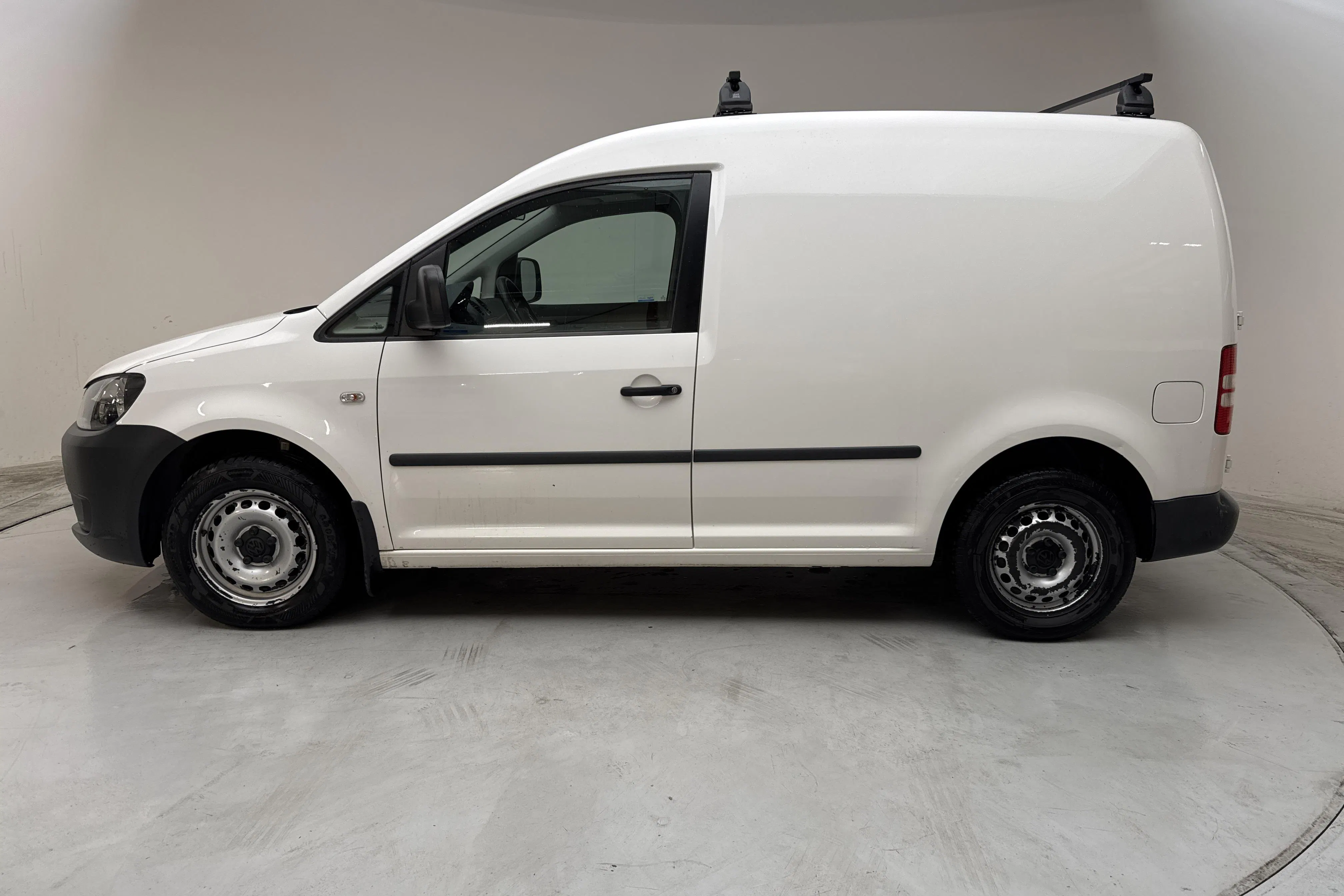 Presentationsfoto 2 av 12: VW Caddy 2.0 Ecofuel Skåp (109hk) - 9 682 mil - Manuell - vit - 2013