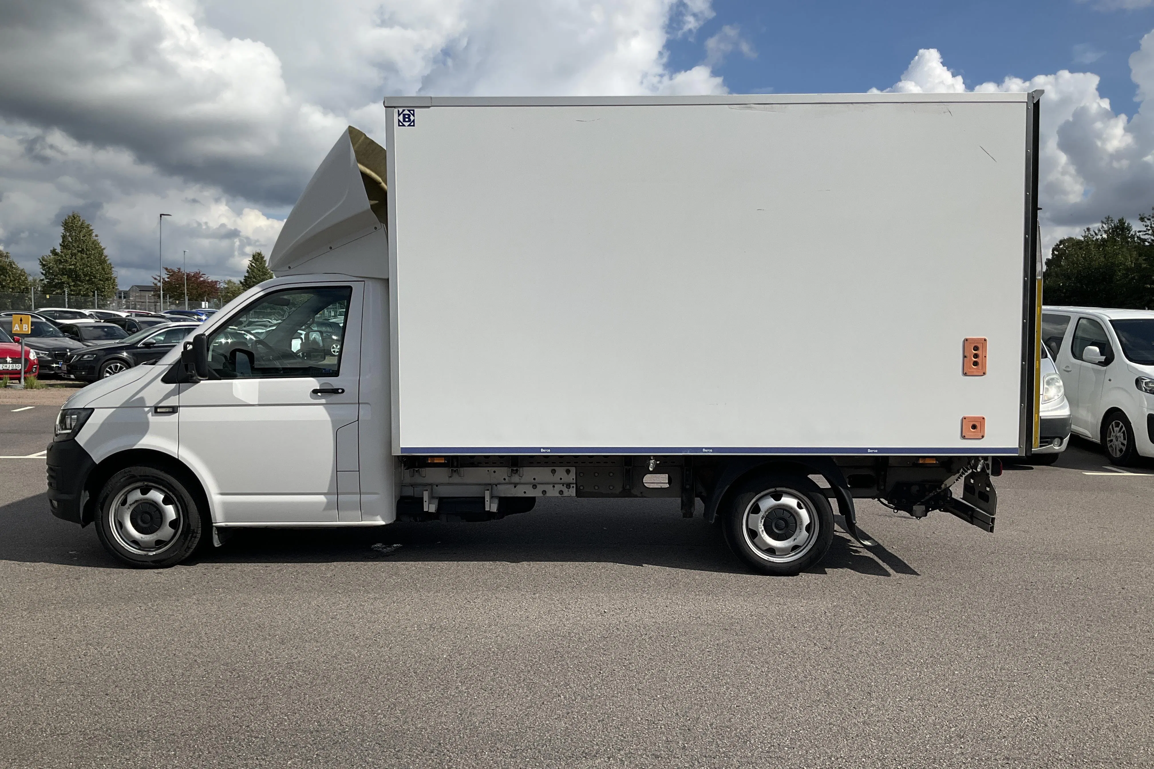 Presentation photo 2 of 12: VW Transporter T6 2.0 TDI BMT Volymskåp (150hk) - 166 400 km - Automatic - white - 2019