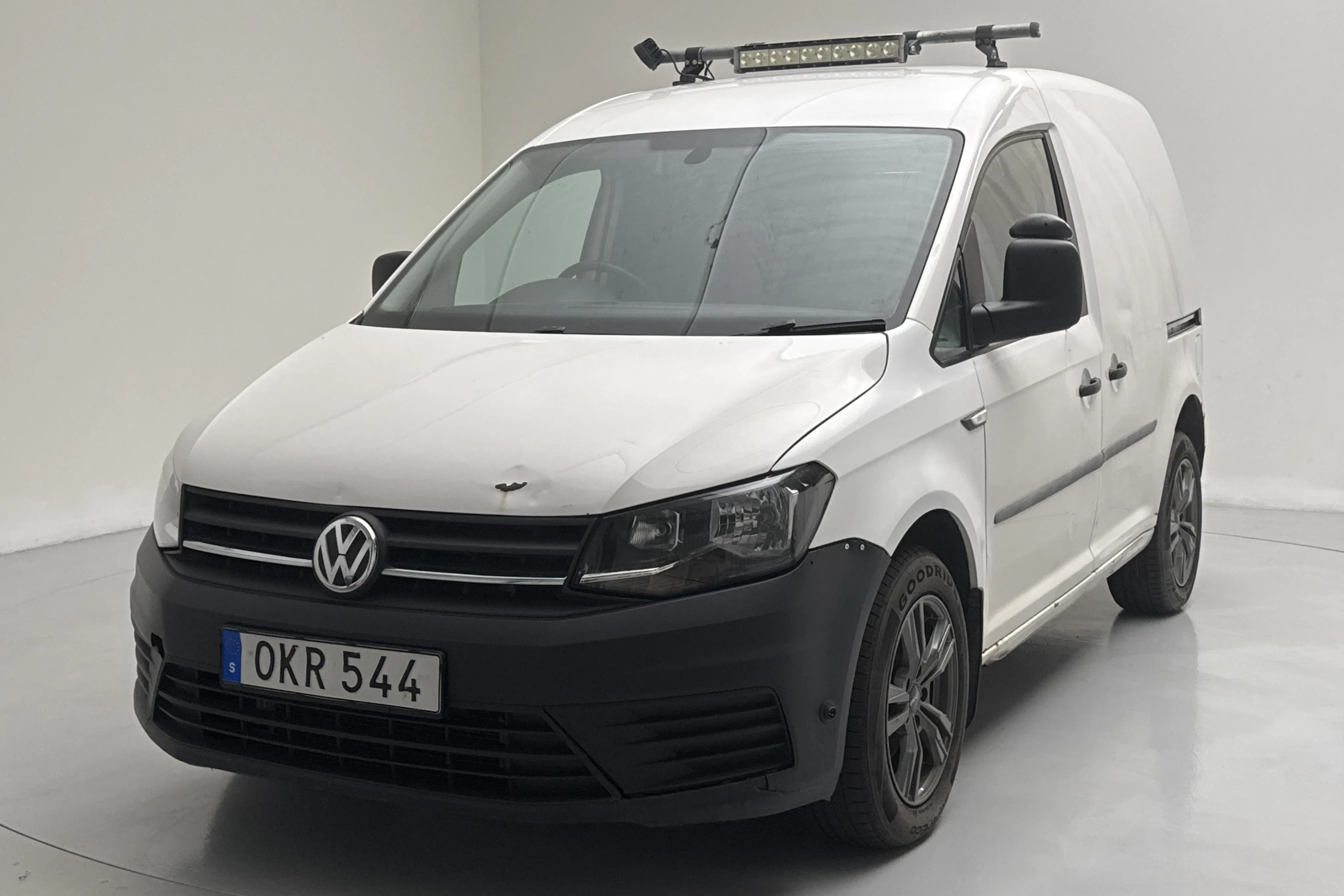Presentationsfoto 1 av 14: VW Caddy 2.0 TDI Skåp (102hk) - 28 286 mil - Automat - vit - 2017