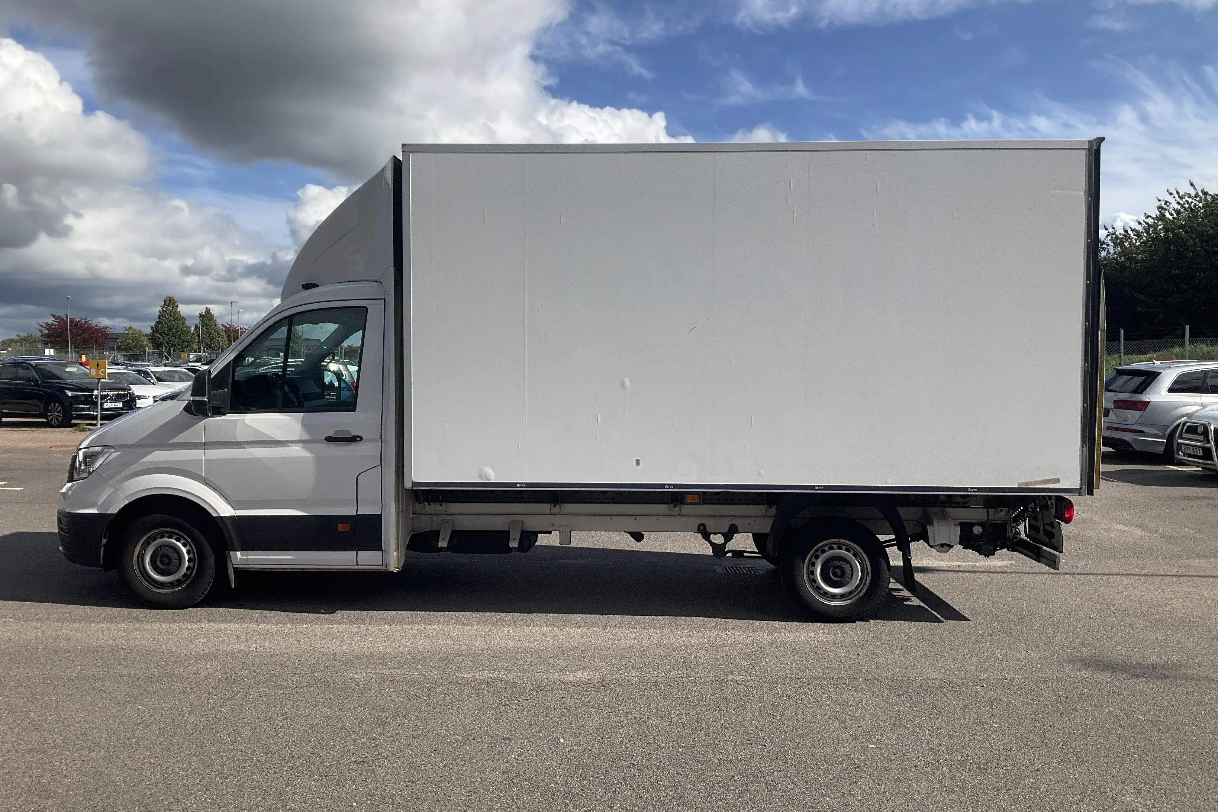 Presentationsfoto 2 av 16: VW Crafter 35 2.0 TDI Volymskåp (177hk) - 24 726 mil - Automat - vit - 2018