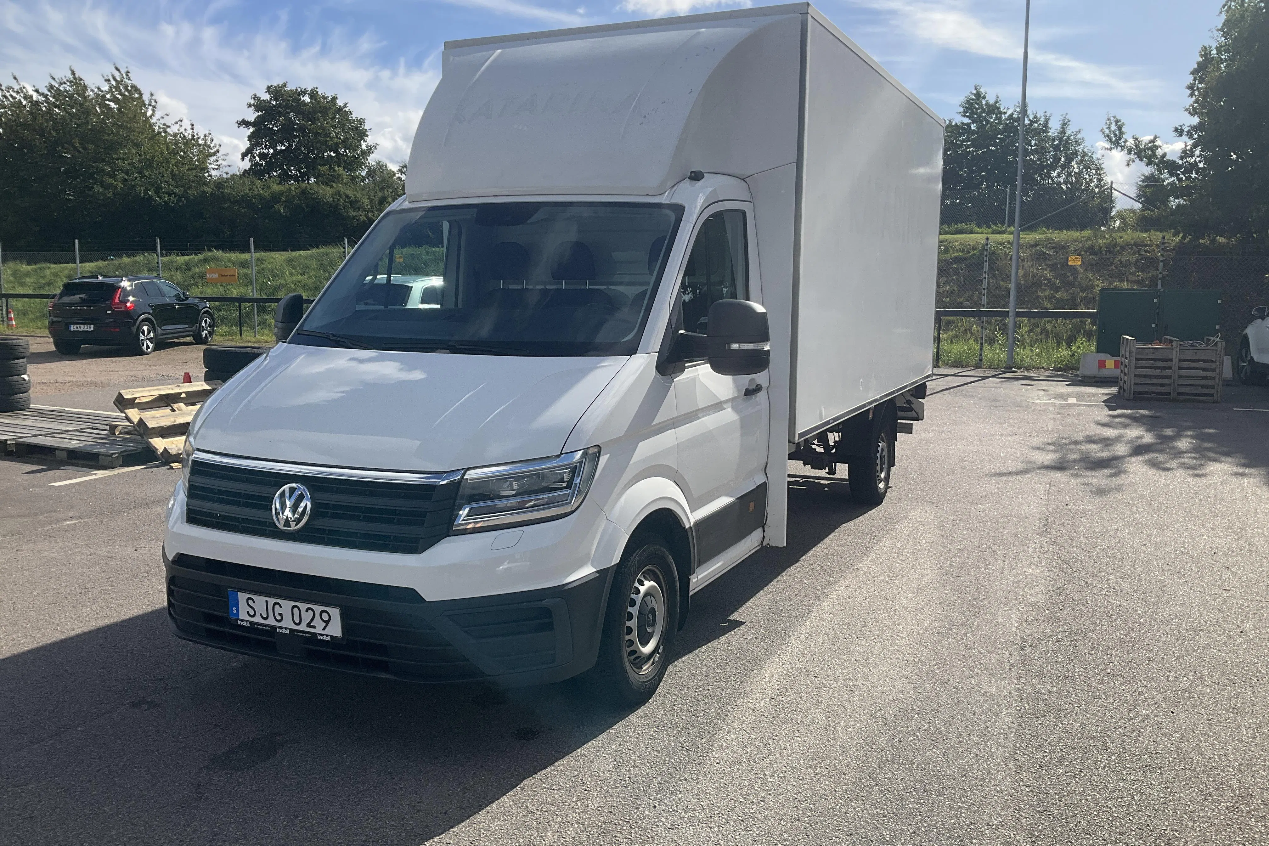 Presentationsfoto 1 av 16: VW Crafter 35 2.0 TDI Volymskåp (177hk) - 24 726 mil - Automat - vit - 2018