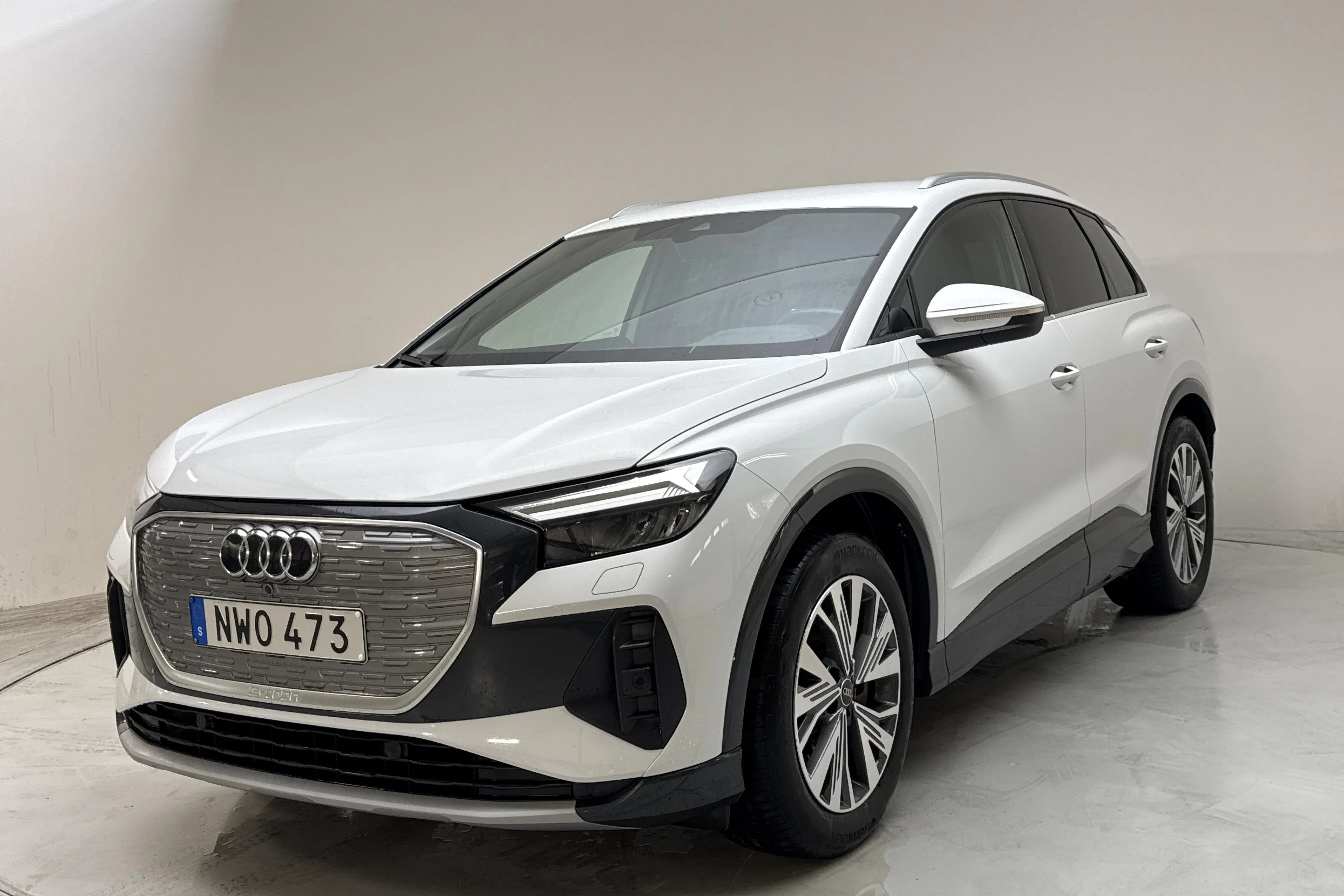 Presentation photo 1 of 15: Audi Q4 40 e-tron 77kWh (204hk) - 86 120 km - Automatic - white - 2023