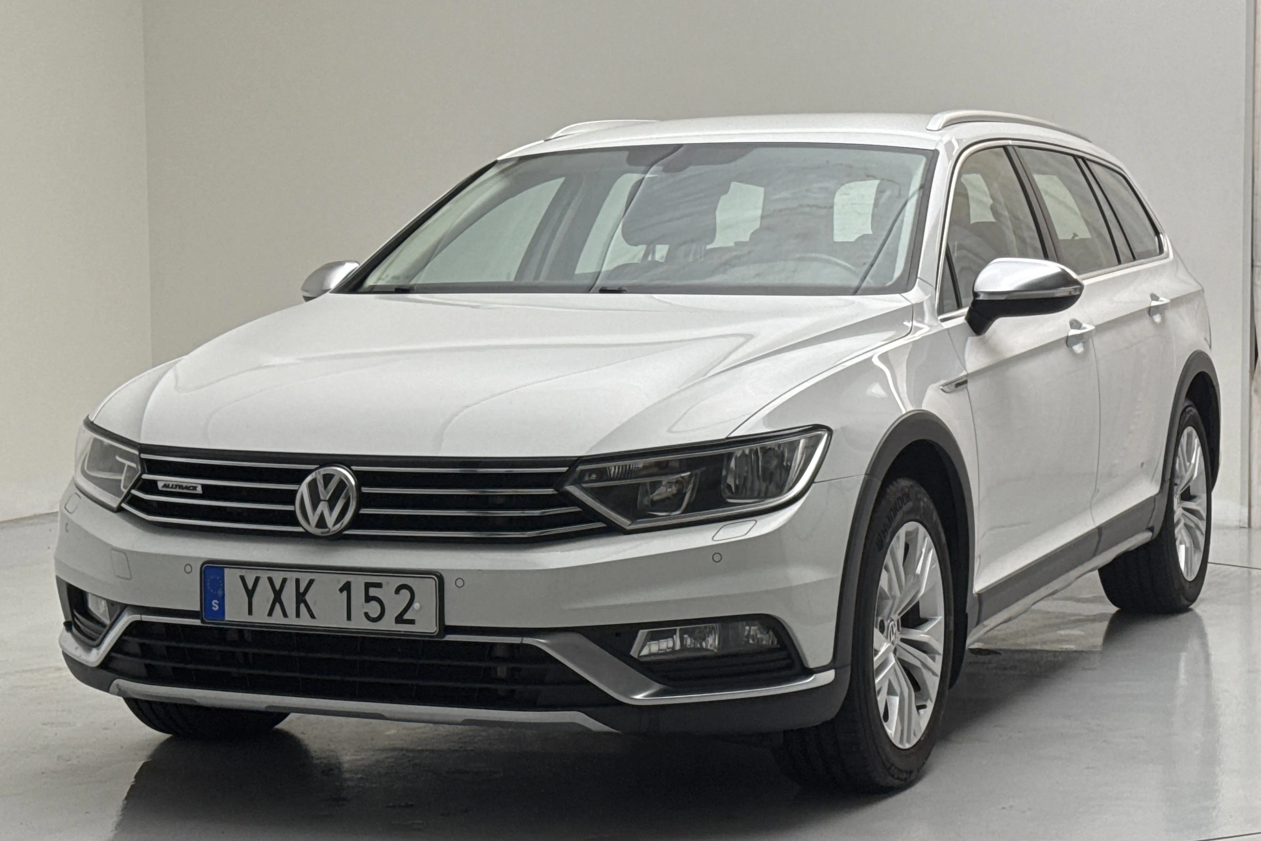 Presentation photo 1 of 14: VW Passat Alltrack 2.0 TDI 4MOTION (190hk) - 134 270 km - Automatic - white - 2018