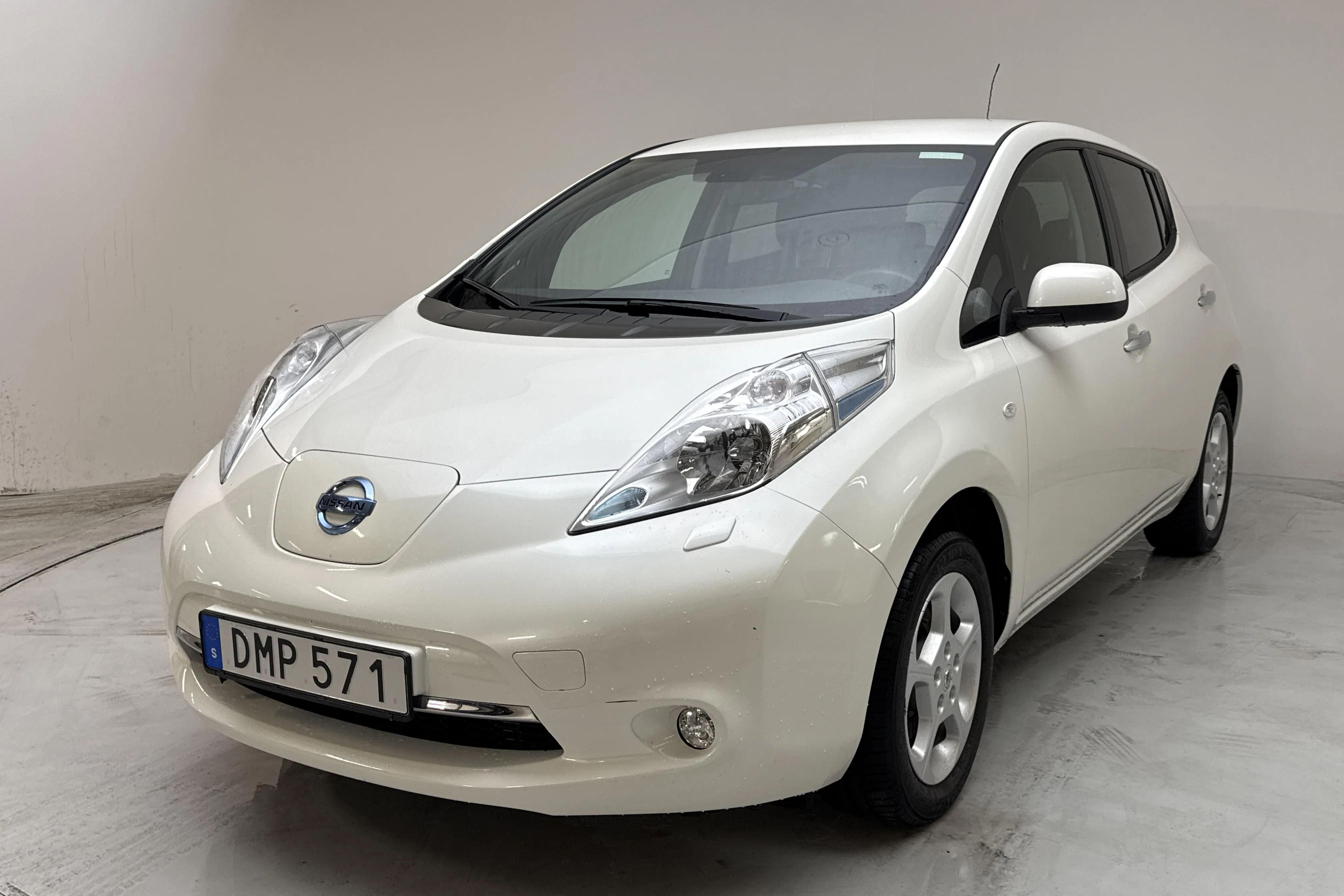 Presentation photo 1 of 15: Nissan LEAF 5dr 30kWh (109hk) - 21 880 km - Automatic - white - 2017