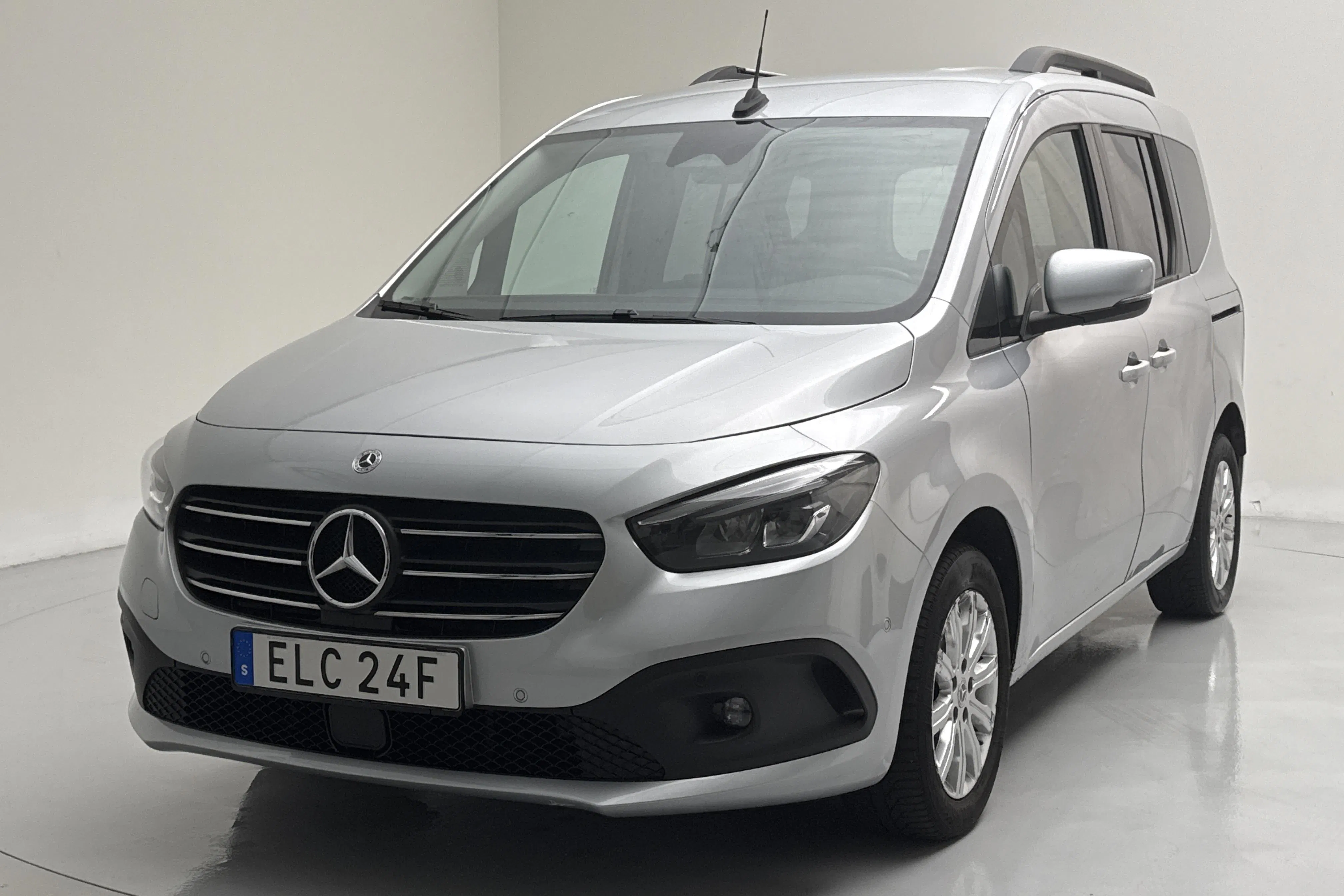 Presentationsfoto 1 av 14: Mercedes T 180 d (116hk) - 13 806 mil - Automat - silver - 2024