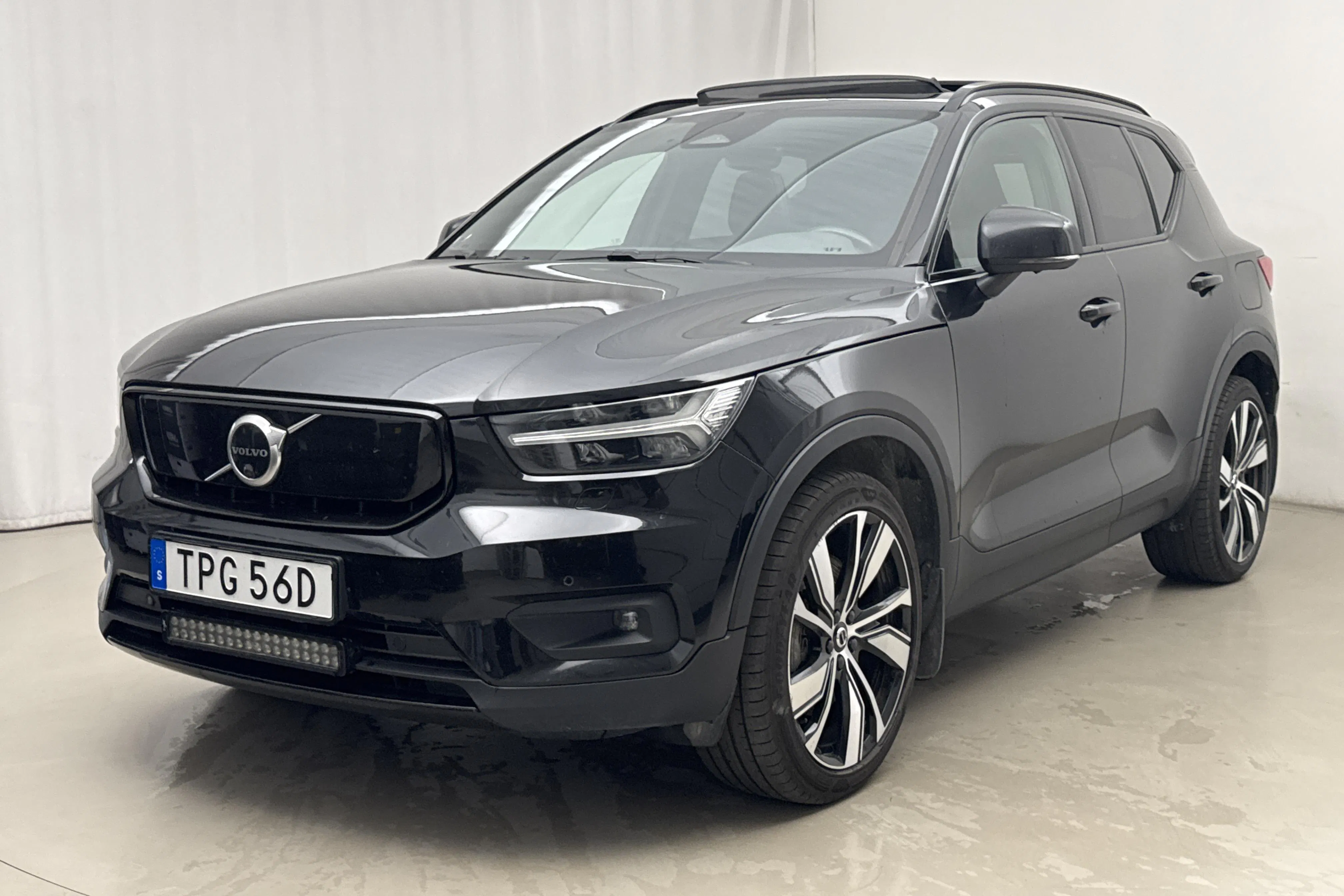 Presentation photo 1 of 26: Volvo XC40 P8 Recharge Twin AWD (408hk) - 175 900 km - Automatic - black - 2021