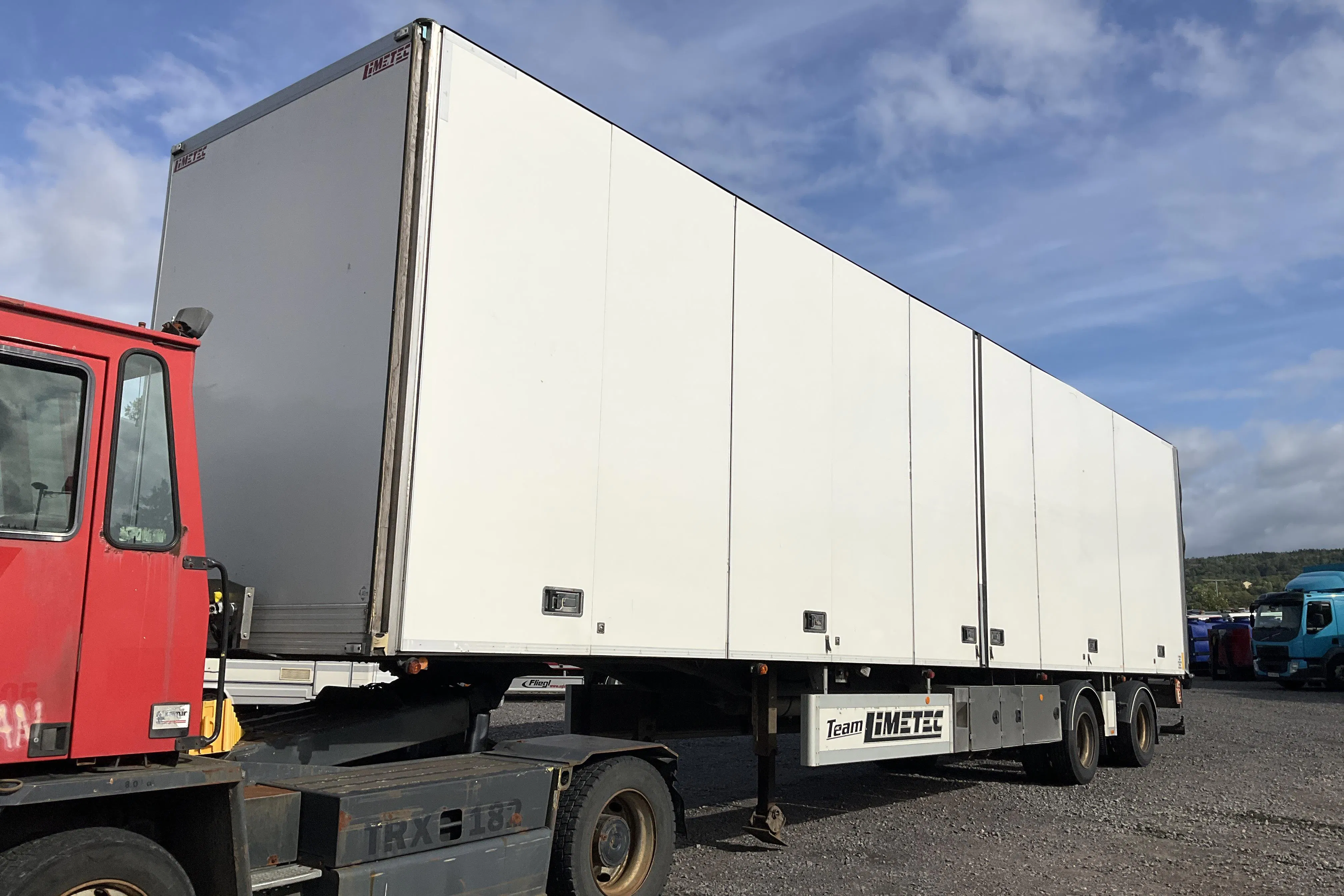 Presentationsfoto 1 av 24: LIMETEC Skåptrailer - 0 km - vit - 2015
