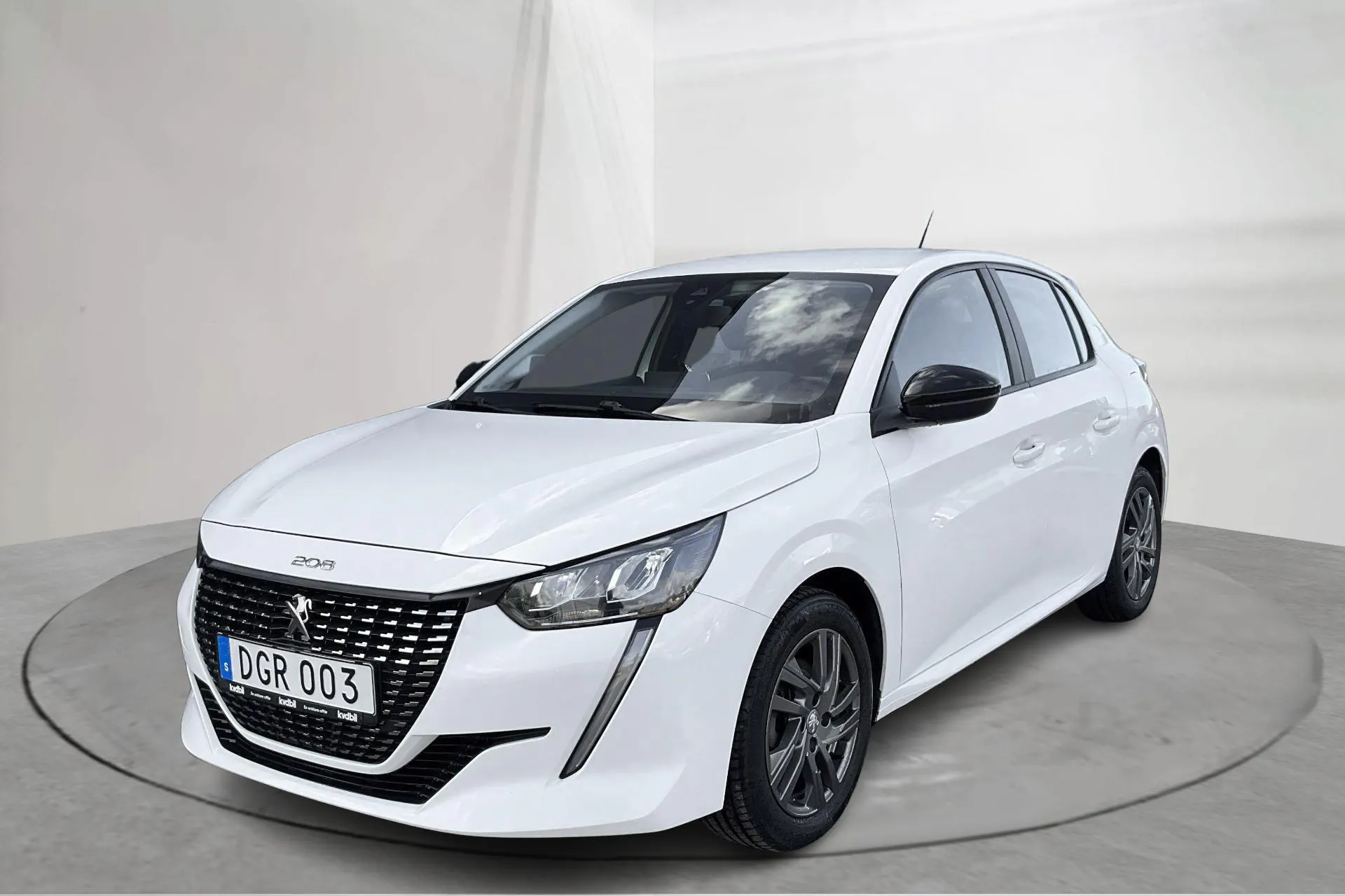 Presentationsfoto 1 av 13: Peugeot 208 1.2 PureTech 5dr (100hk) - 6 849 mil - Automat - vit - 2022