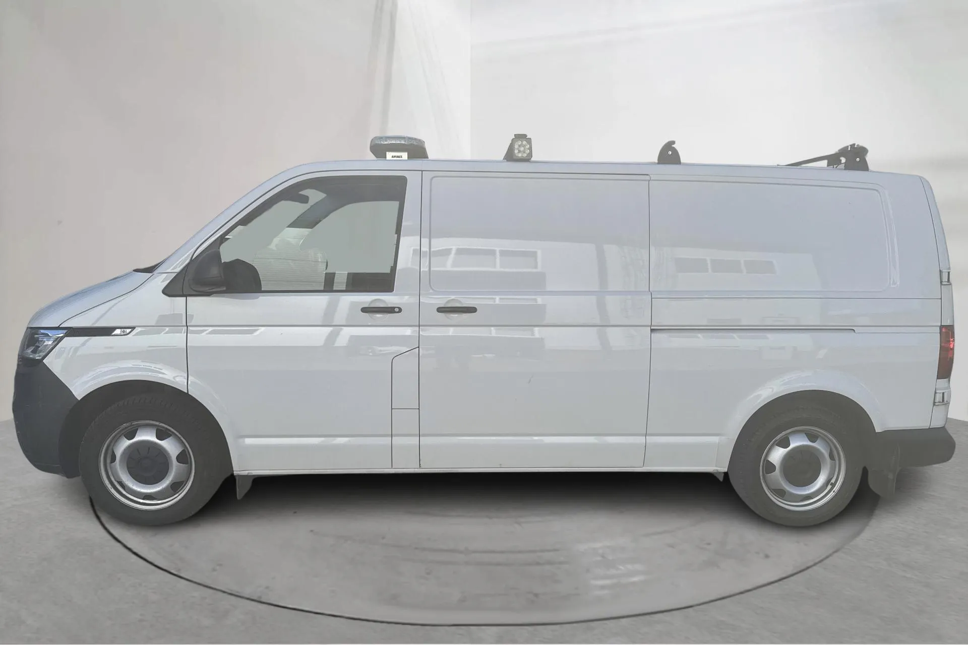 Presentation photo 2 of 20: VW Transporter T6 2.0 TDI BMT Skåp 4MOTION (150hk) - 55 300 km - Automatic - white - 2020