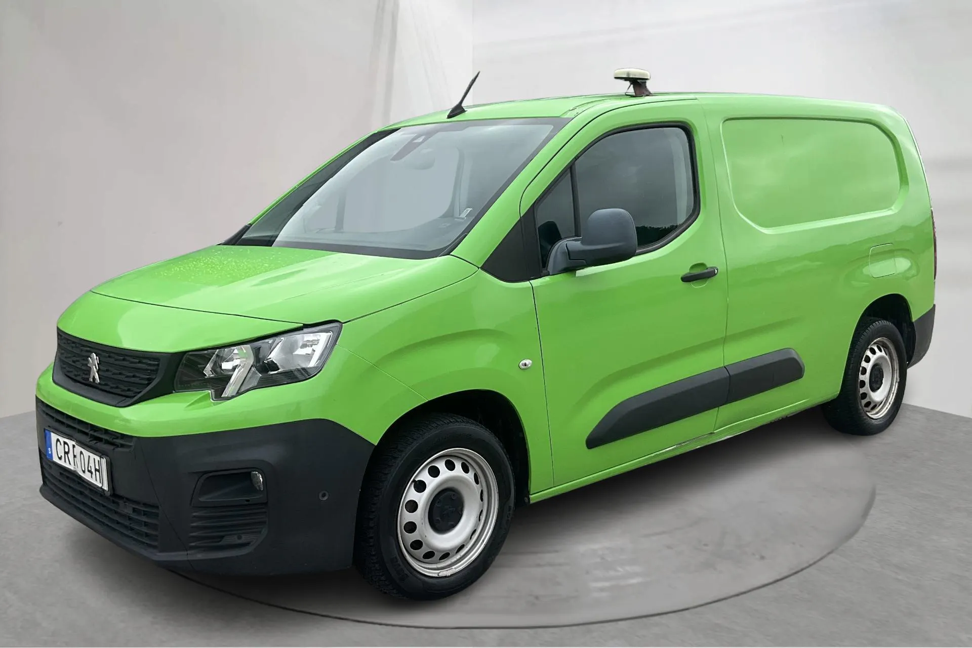 Presentation photo 1 of 16: Peugeot Partner 1.5 HDI Skåp (130hk) - 8 125 Scandinavian mile - Automatic - green - 2019