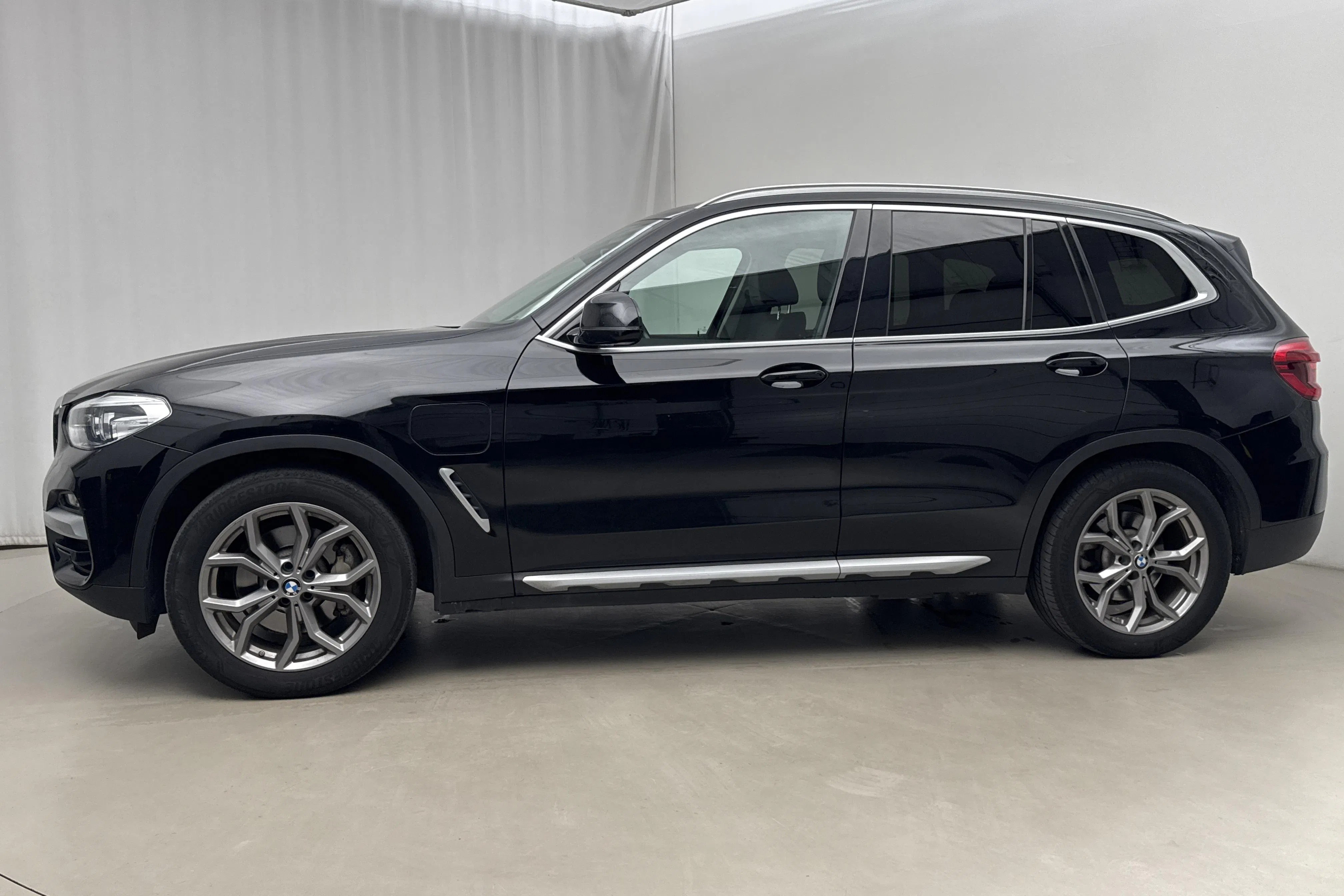 Presentationsfoto 2 av 19: BMW X3 xDrive30e, G01 (292hk) - 11 018 mil - Automat - svart - 2020