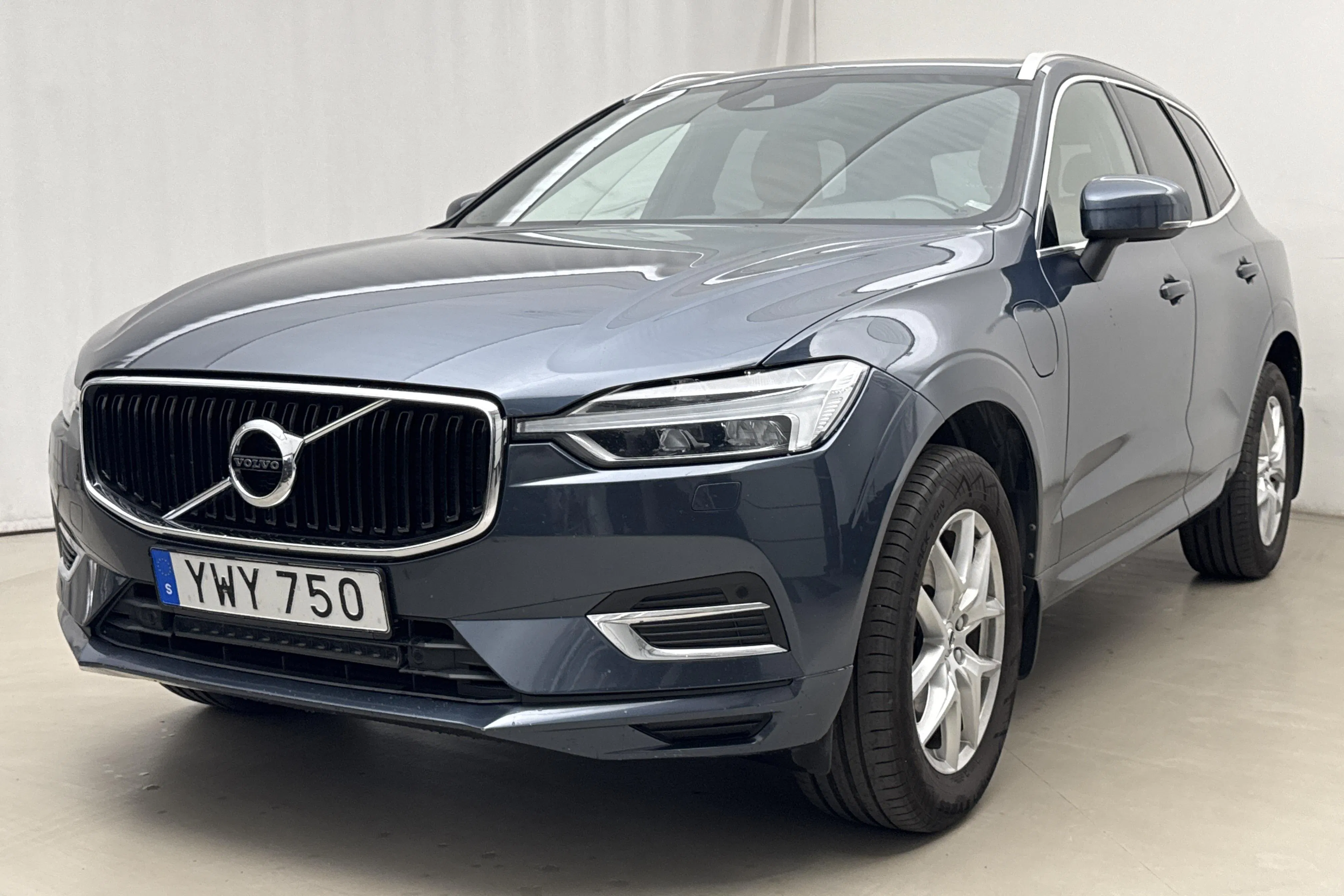 Presentation photo 1 of 23: Volvo XC60 T8 AWD Recharge (390hk) - 151 040 km - Automatic - dark blue - 2019