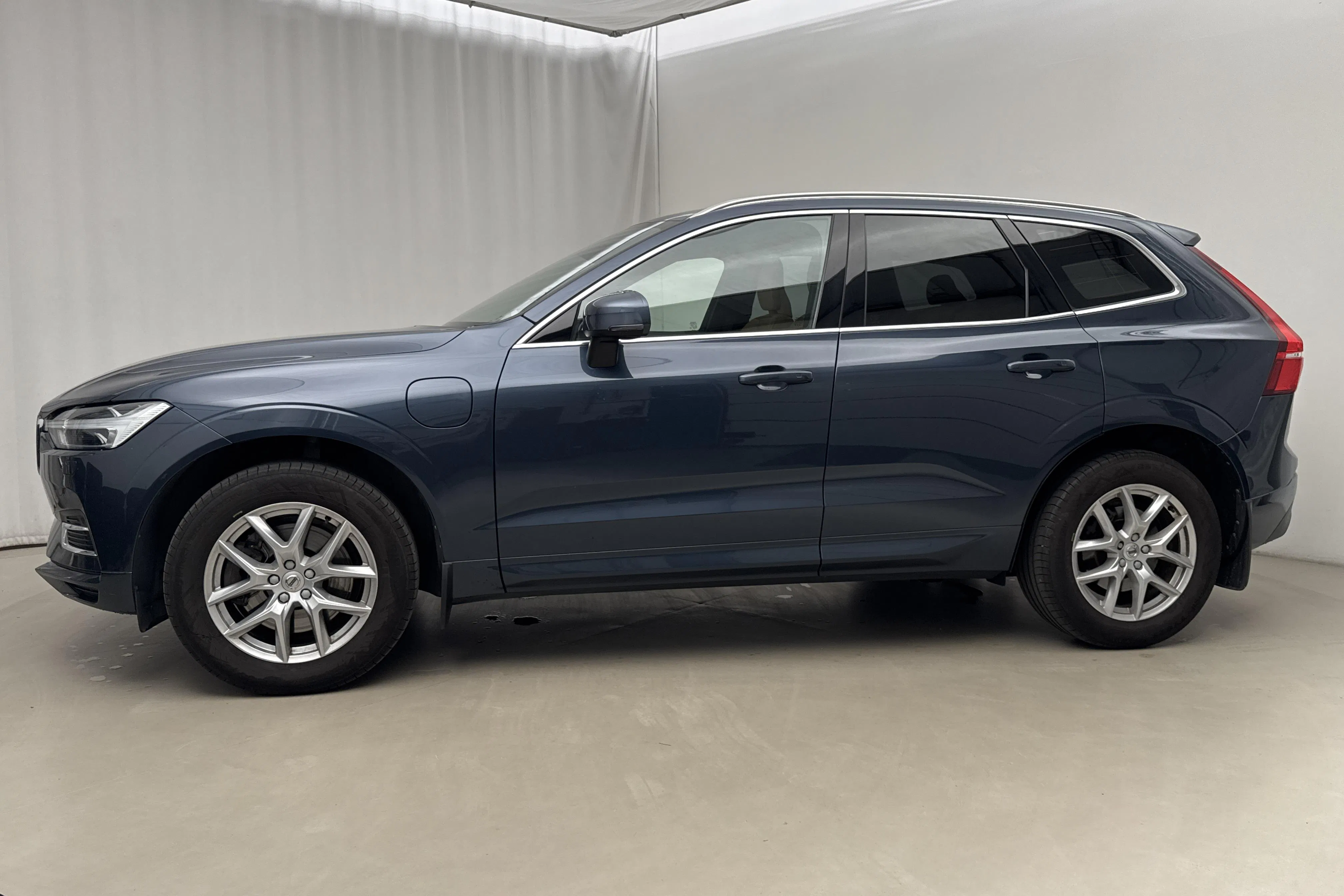 Presentation photo 2 of 23: Volvo XC60 T8 AWD Recharge (390hk) - 151 040 km - Automatic - dark blue - 2019