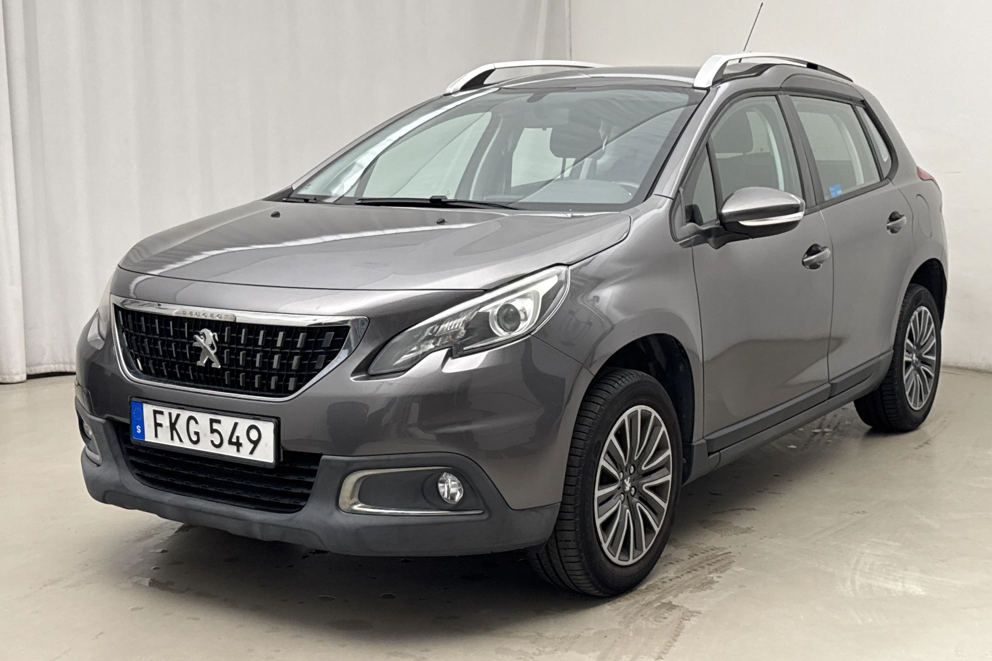 Presentation photo 1 of 15: Peugeot 2008 1.2 VTi (82hk) - 86 900 km - Automatic - dark grey - 2017