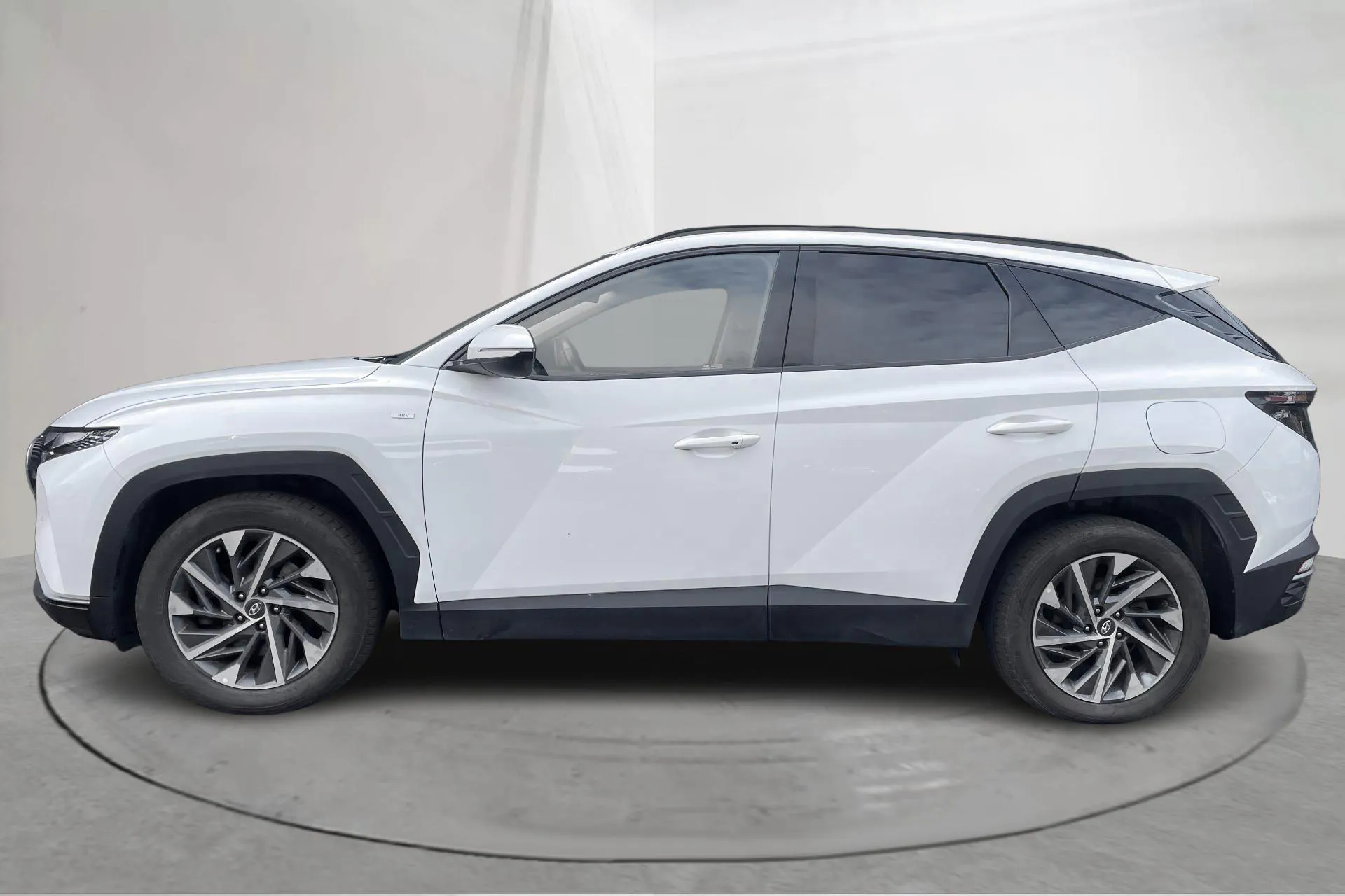 Presentation photo 2 of 16: Hyundai Tucson 1.6 T-GDi 4WD (180hk) - 139 500 km - Automatic - white - 2021