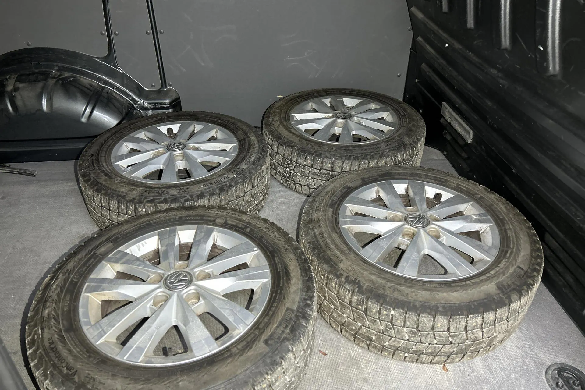 Presentationsfoto 17 av 17: VW Transporter T6 2.0 TDI BMT Skåp 4MOTION (150hk) - 10 841 mil - Automat - grå - 2020