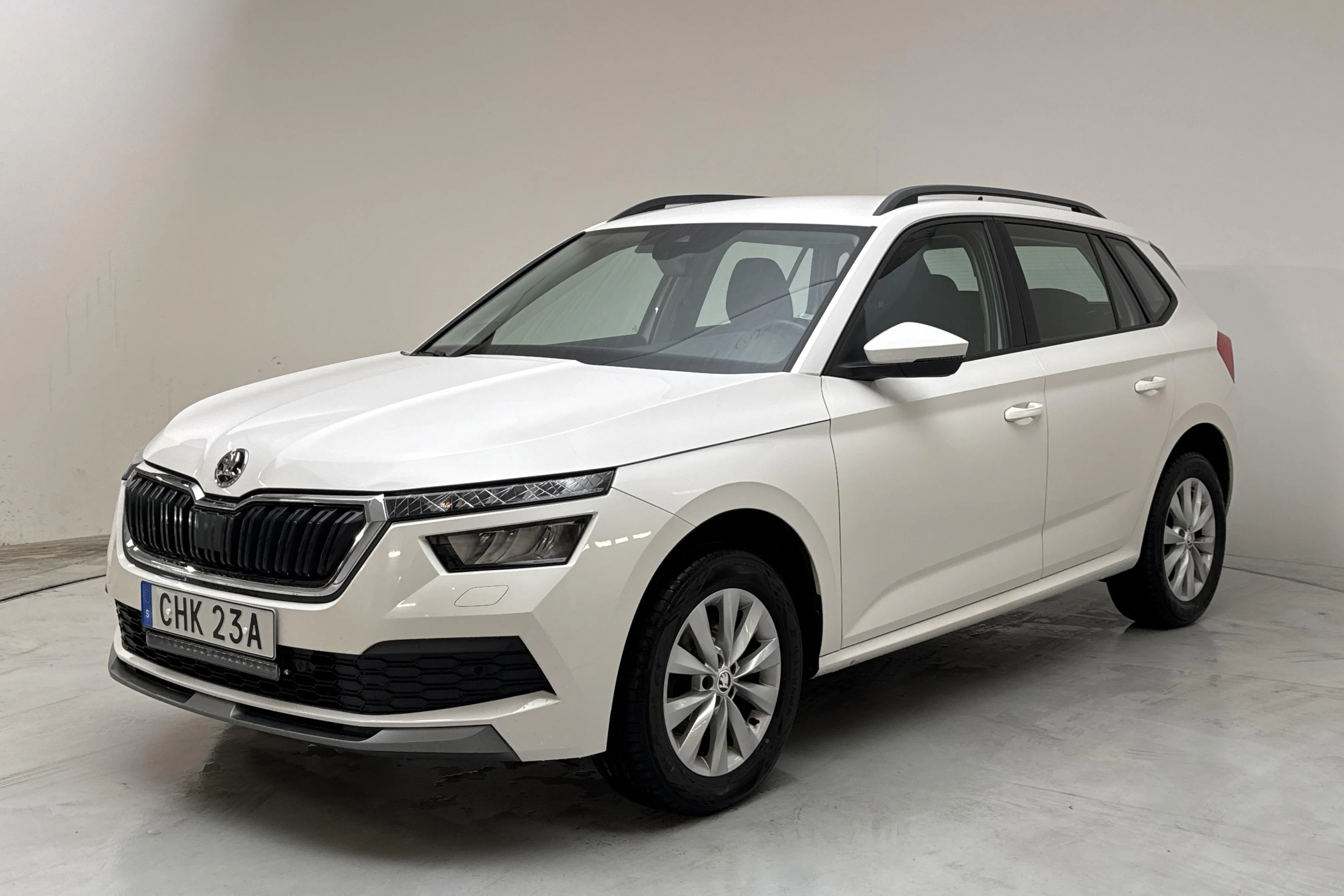 Presentation photo 1 of 11: Skoda Kamiq 1.0 G-Tec TSI (90hk) - 121 520 km - Manual - white - 2022