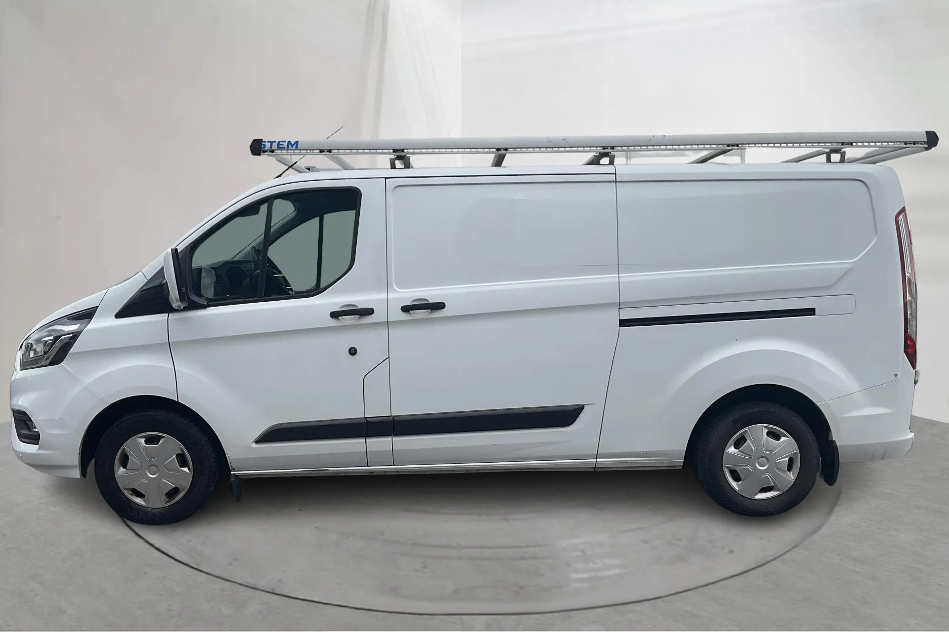 Presentationsfoto 2 av 17: Ford Transit Custom 300 (130hk) - 16 142 mil - Manuell - vit - 2018