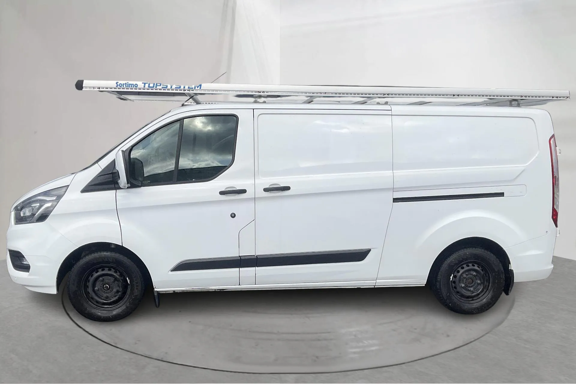 Presentation photo 2 of 17: Ford Transit Custom 300 (130hk) - 162 770 km - Manual - white - 2018
