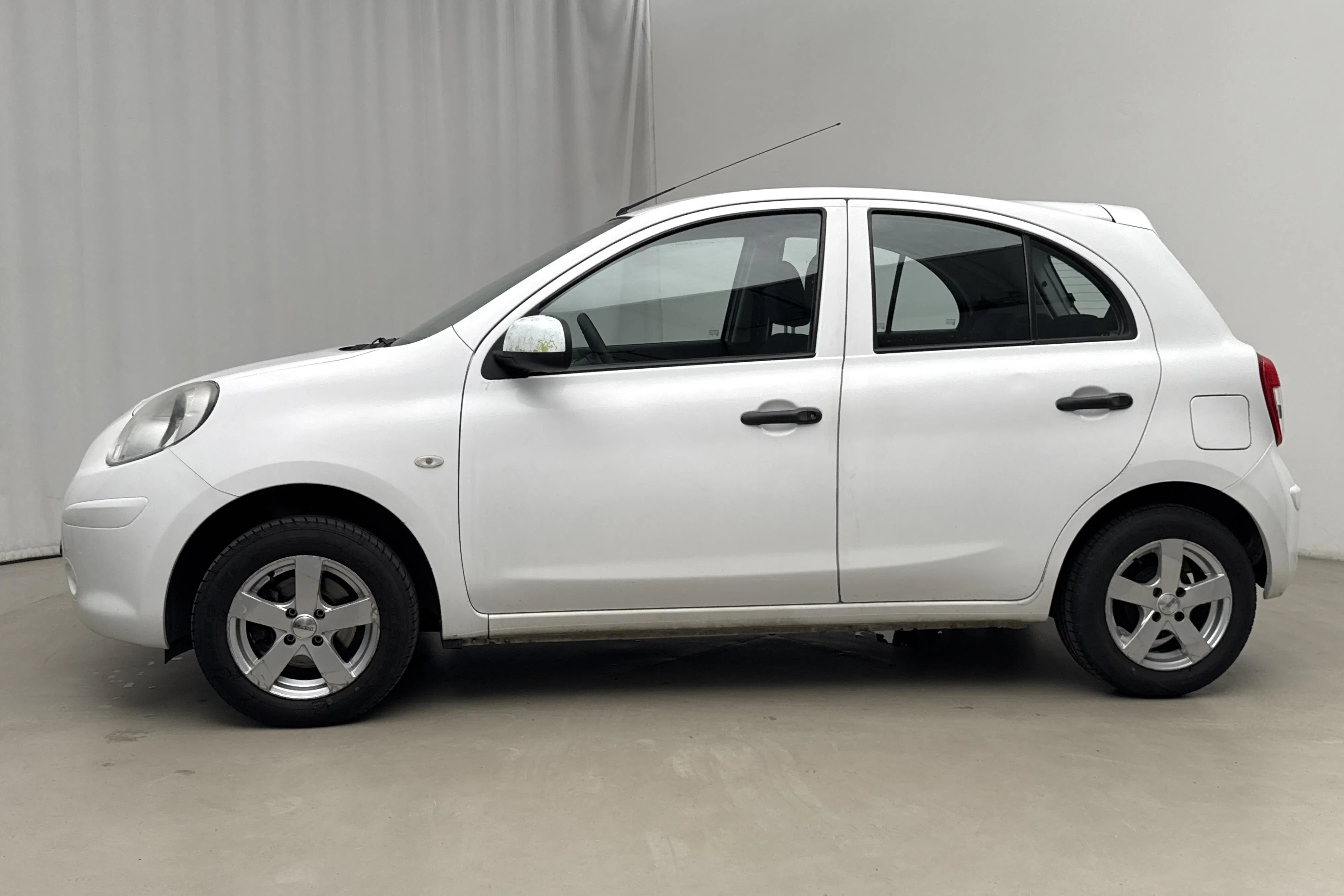 Presentationsfoto 2 av 15: Nissan Micra 1.2 5dr (80hk) - 11 846 mil - Manuell - vit - 2013