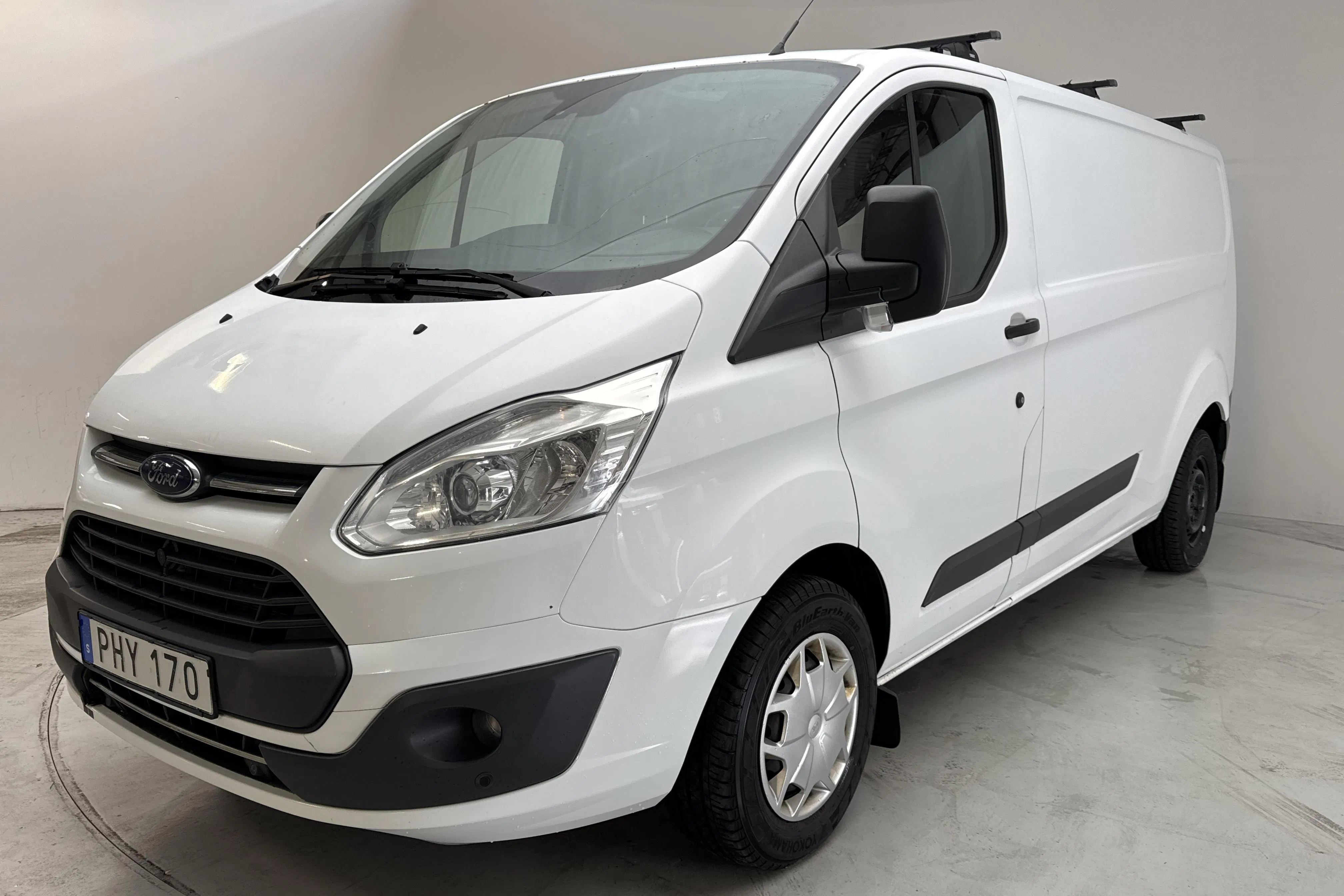 Presentation photo 1 of 13: Ford Transit Custom 290 (130hk) - 127 170 km - Manual - white - 2017