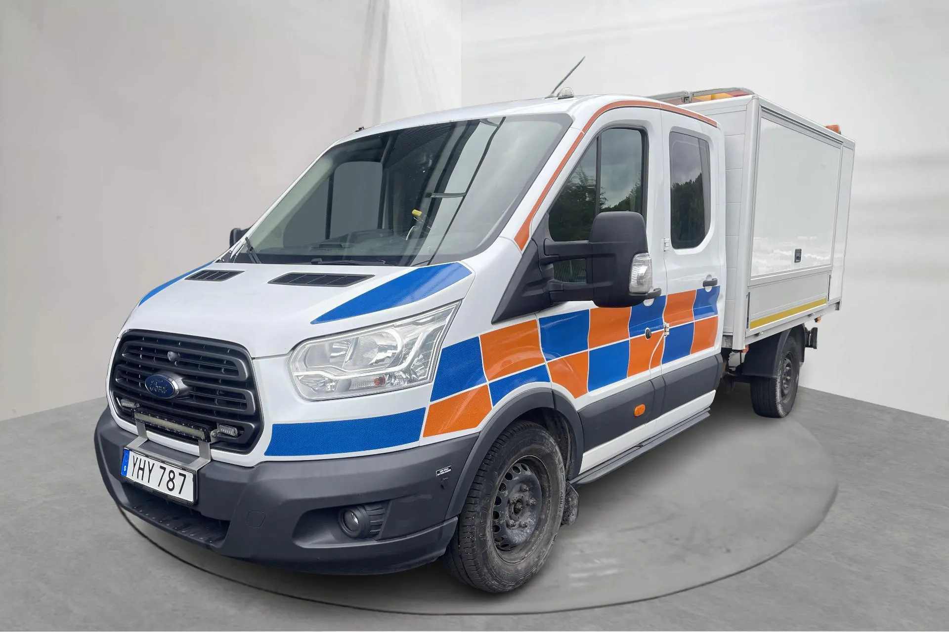 Presentationsfoto 1 av 16: Ford Transit Chassi 350 2.0 TDCi 2WD (170hk) - 9 713 mil - Manuell - 2017