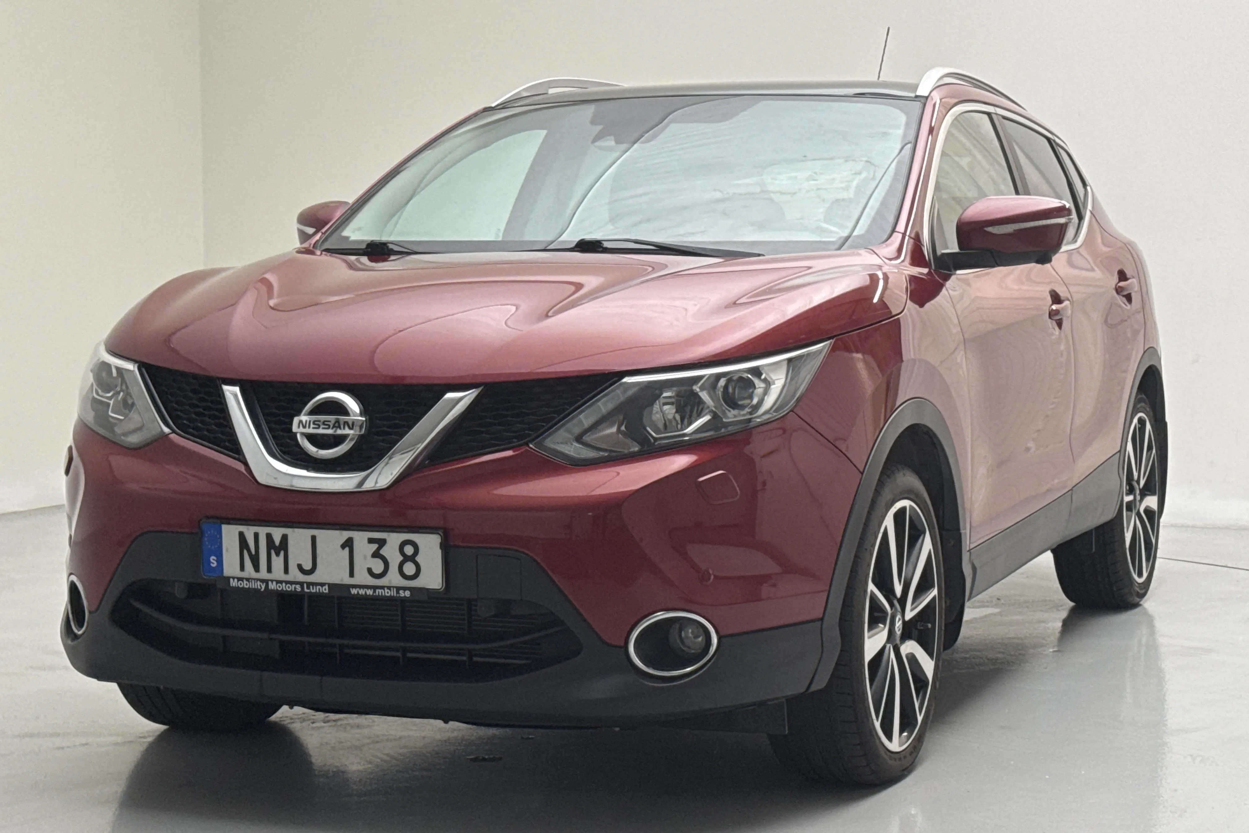 Presentation photo 1 of 15: Nissan Qashqai 1.2 (115hk) - 132 390 km - Manual - red - 2014