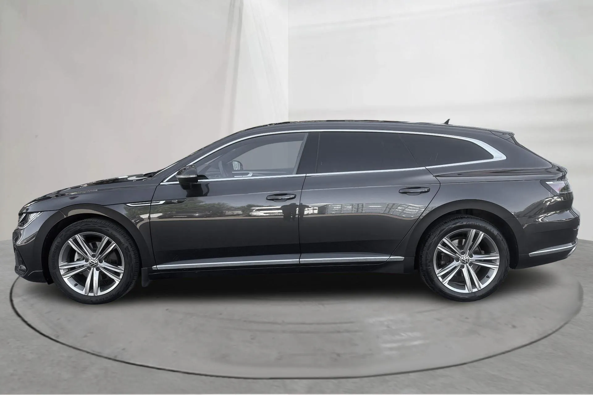 Presentationsfoto 2 av 18: VW Arteon Shooting Brake eHybrid 1.4 TSI (218hk) - 8 831 mil - Automat - Mörkgrå - 2023