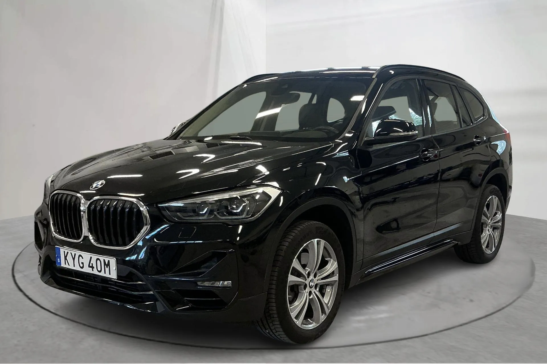Presentationsfoto 1 av 14: BMW X1 sDrive20i LCI, F48 (192hk) - 6 028 mil - Automat - svart - 2020
